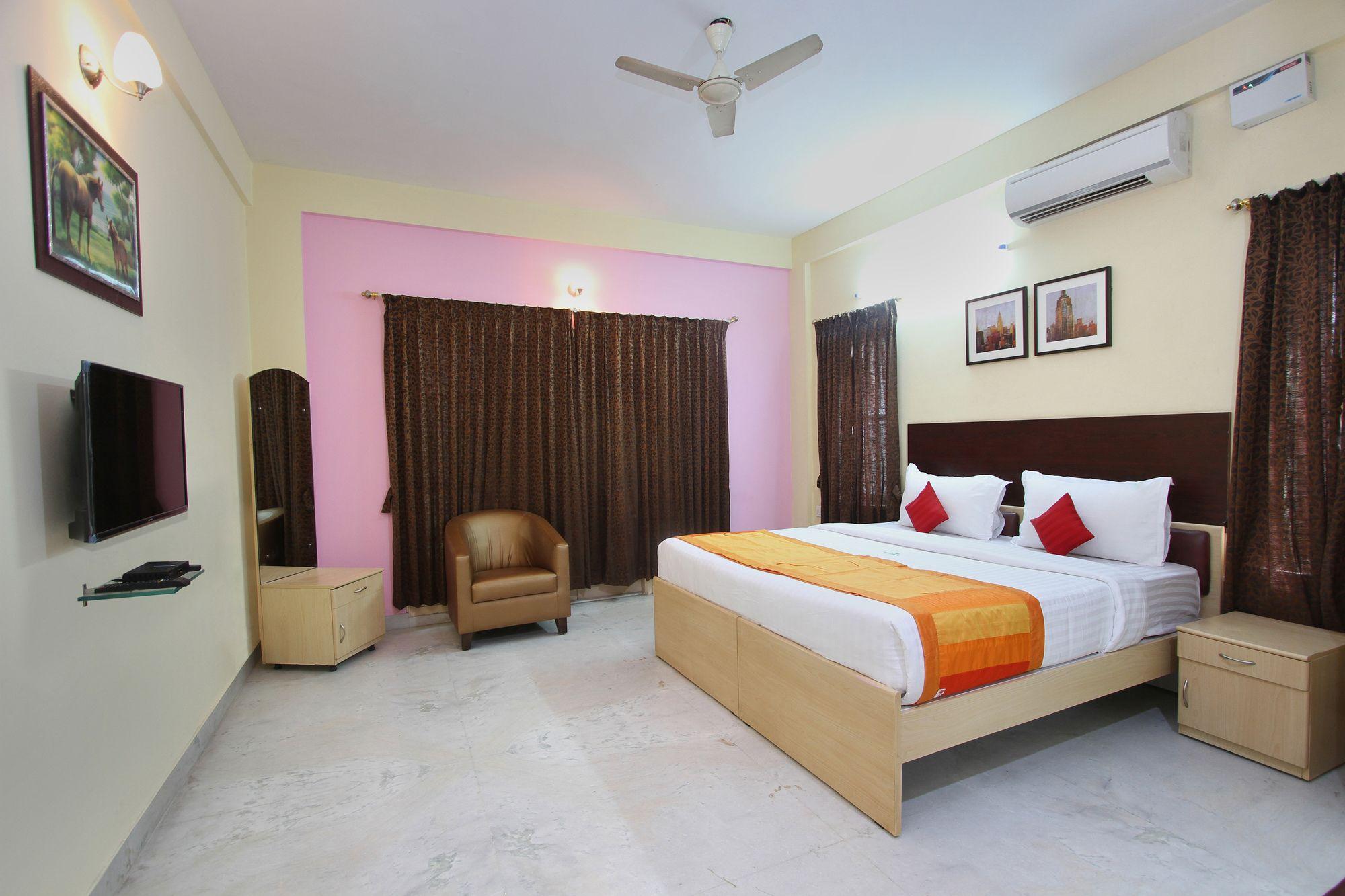 Varios Capital O 5379 The Roy Grand Inns