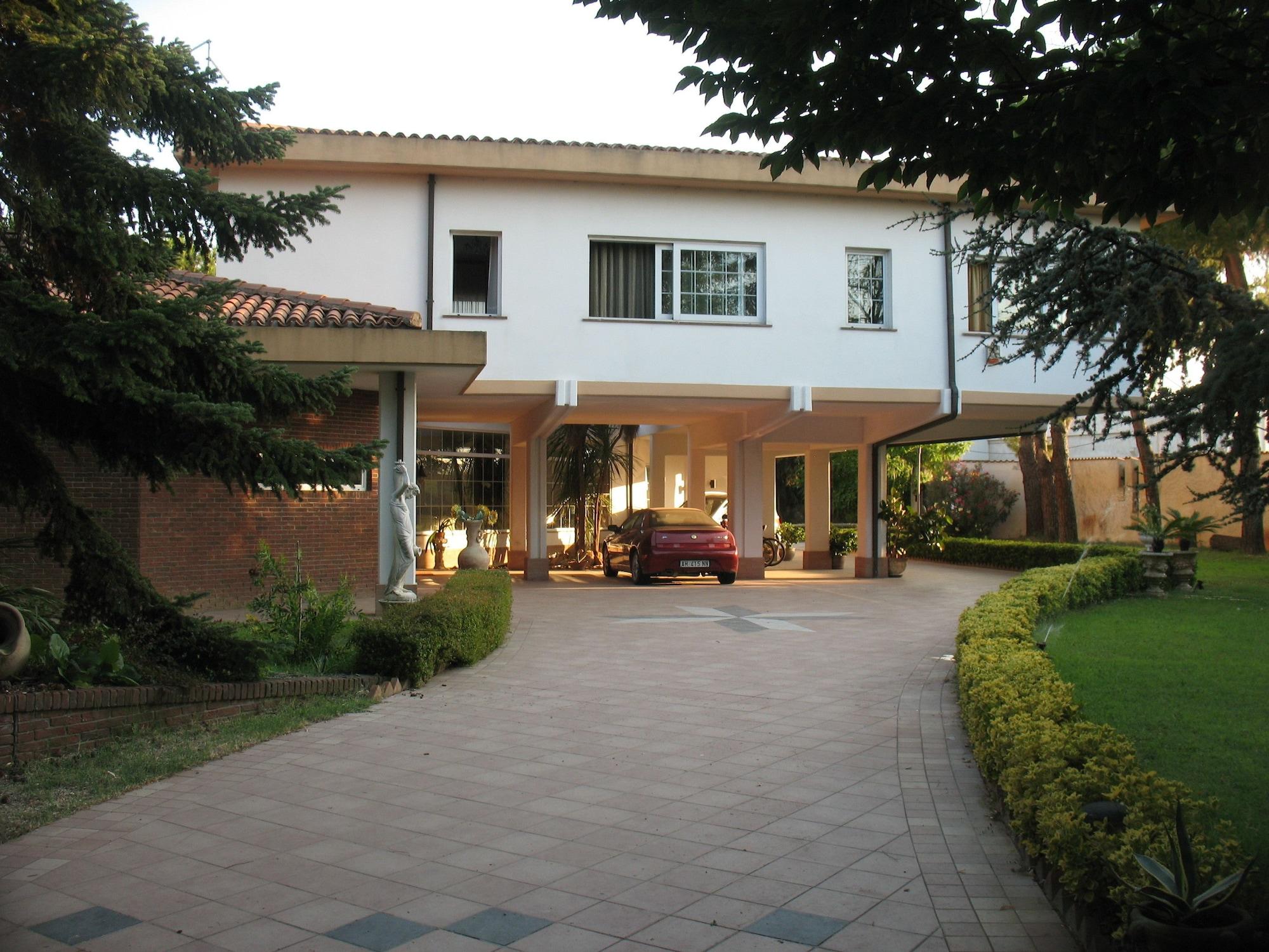 Vista Exterior B&B Villa Maria