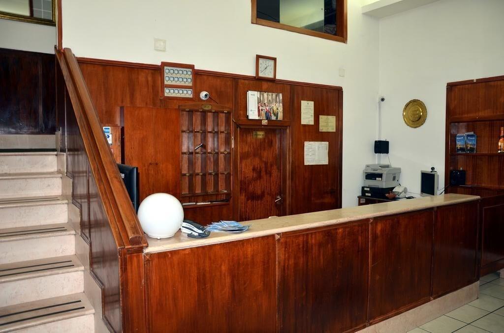 Vista Lobby Charlie Hotel