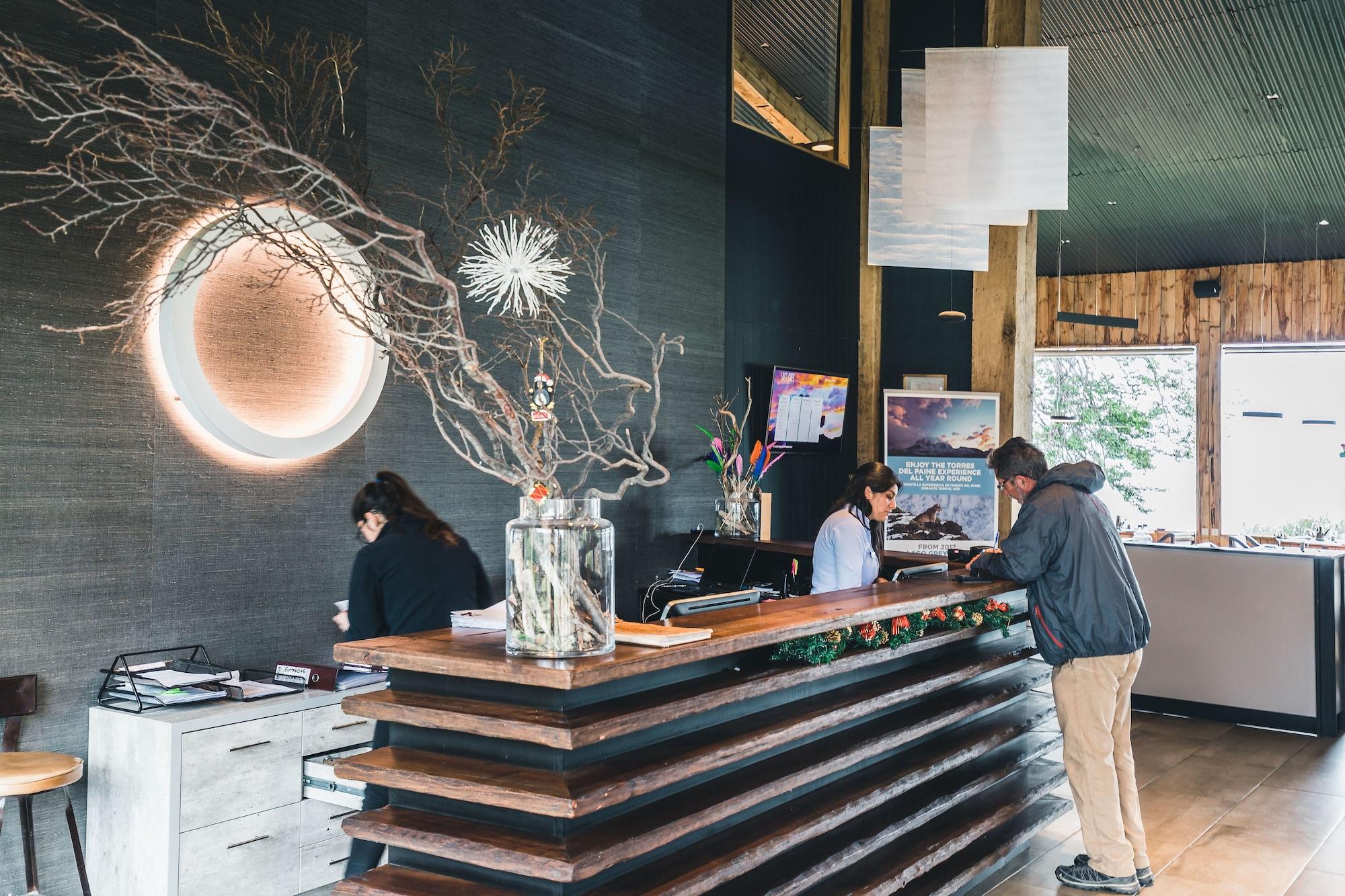 Vista Lobby Hotel Lago Grey