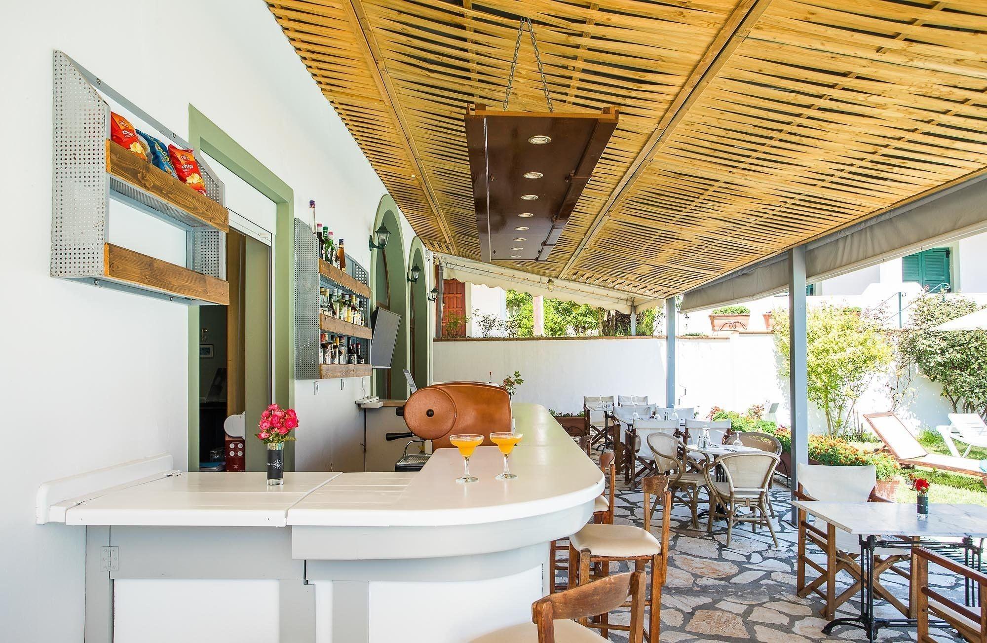 Bar/Salón Paradise Inn