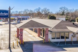 Alojamiento - Travelodge by Wyndham Jackson I-40 Exit 82