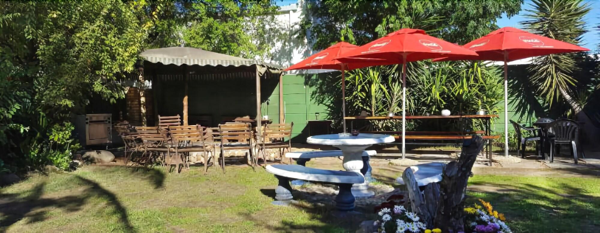 Varios Stumble Inn Backpackers Lodge
