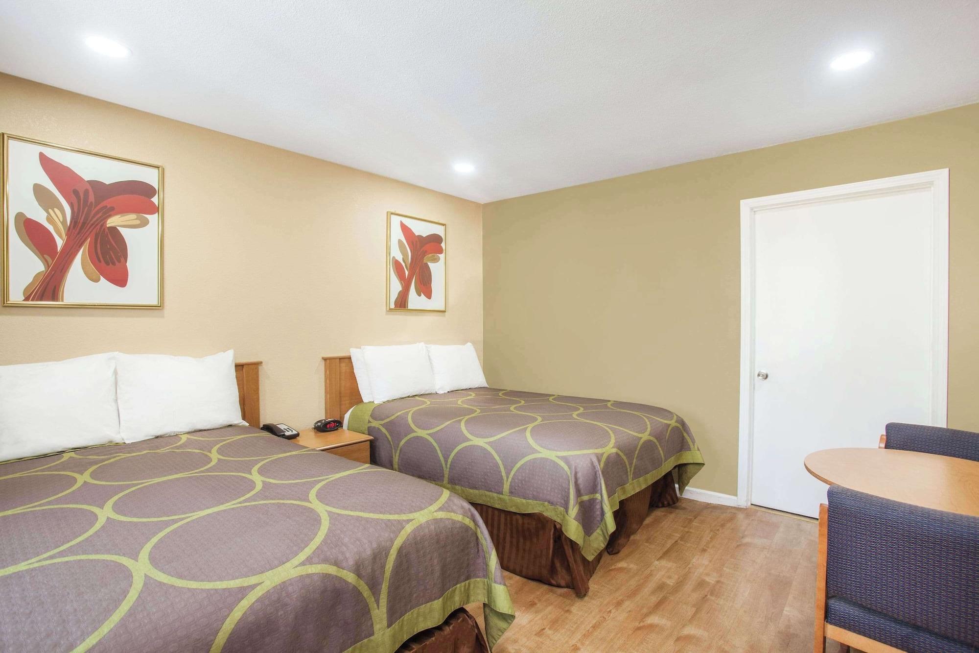 Habitación Super 8 by Wyndham Redlands/San Bernardino