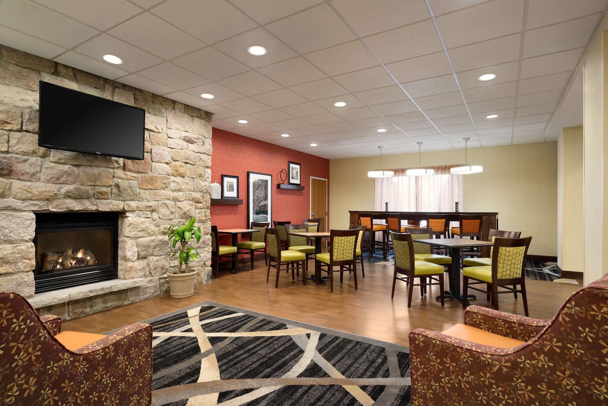 Vista Lobby Hampton Inn Lehighton-Jim Thorpe