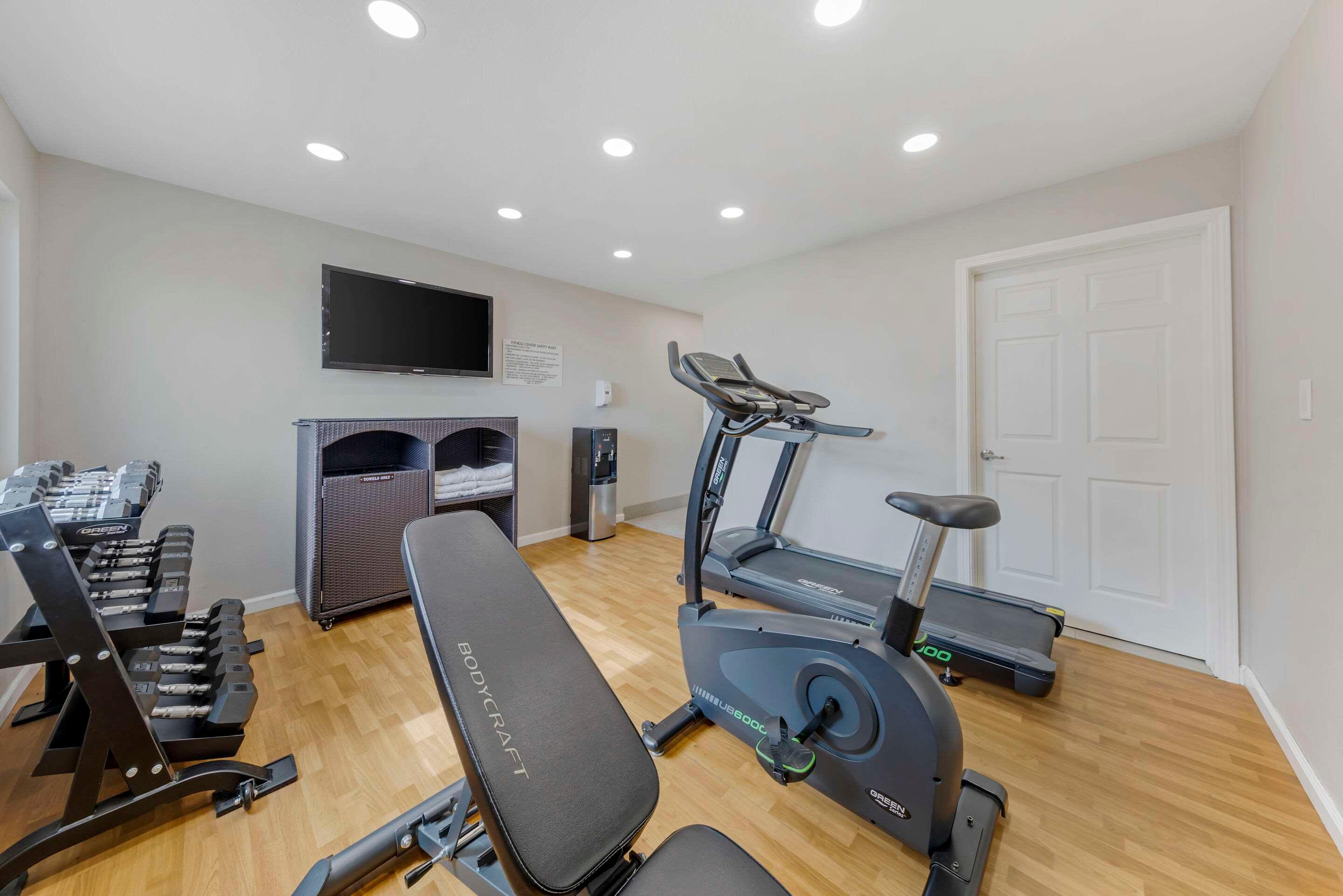 Gimnasio Quality Inn Kettleman City near Hwy 41