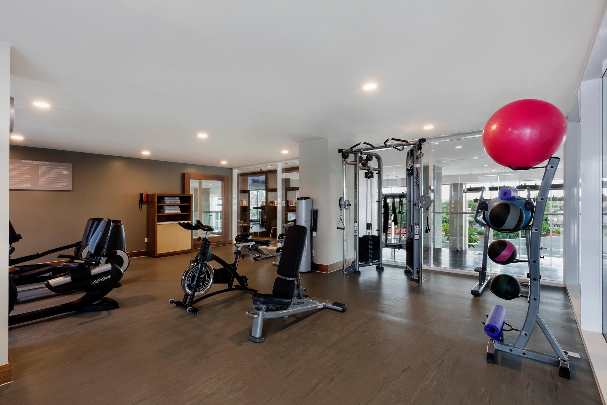 Gimnasio Fiesta Inn Suites Aeropuerto del Bajío