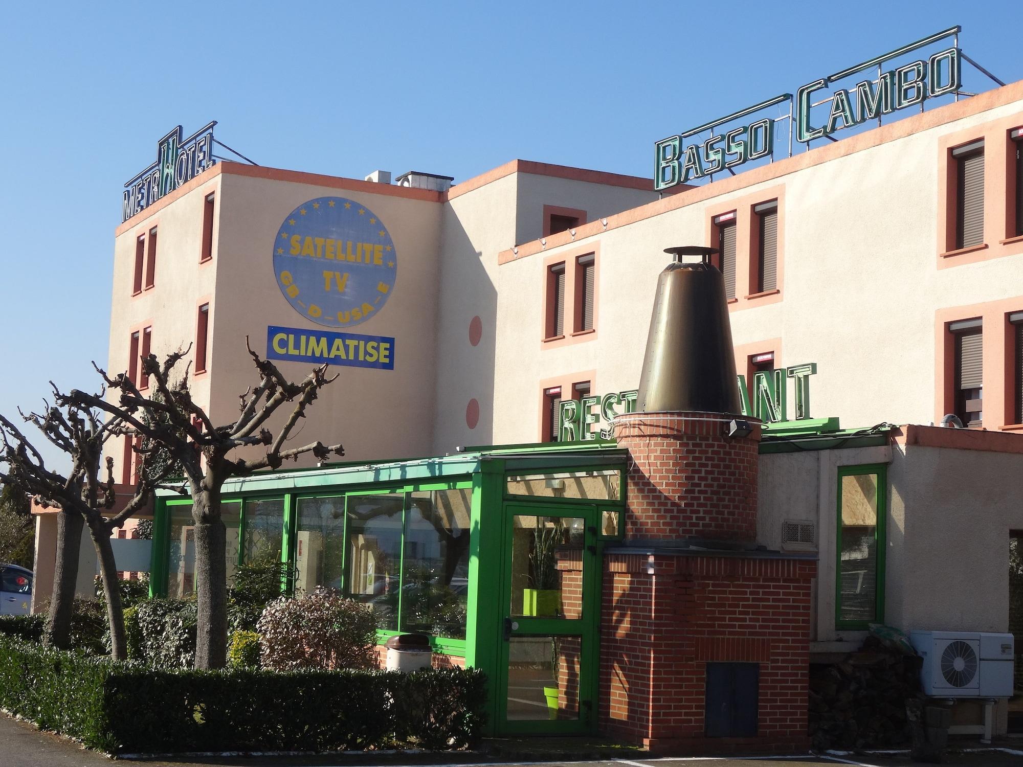 Vista Exterior MetrHotel Basso Cambo