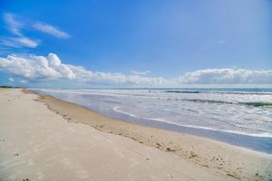 Alquiler Vacacional - Florida Retreat w/ Pool, Hot Tub & Beach Access!