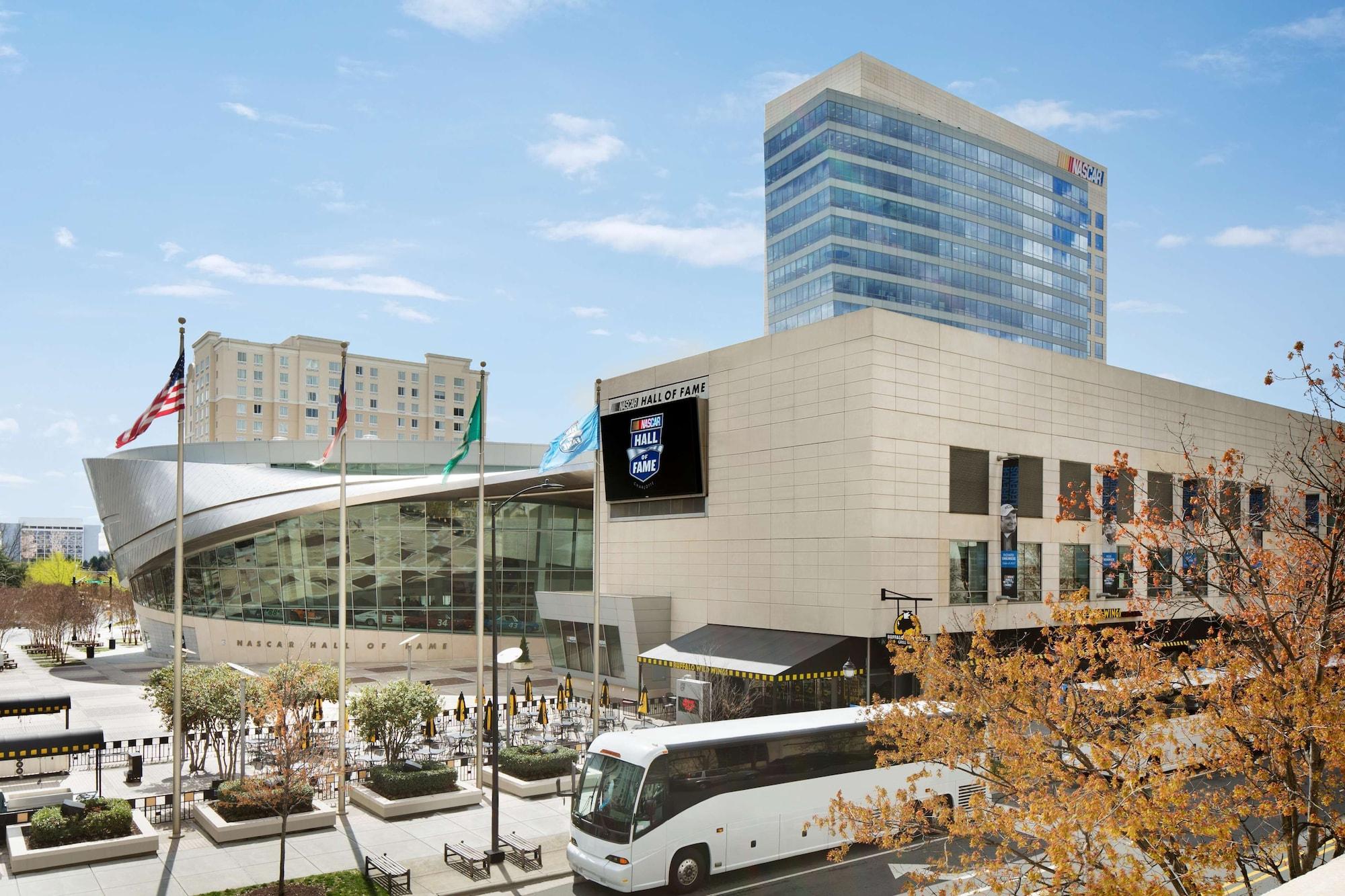 Vista Exterior Embassy Suites by Hilton Charlotte Uptown 