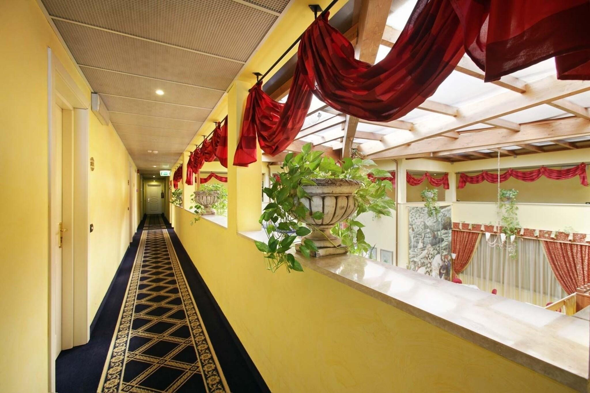 Vista Lobby Hotel Motel Del Duca