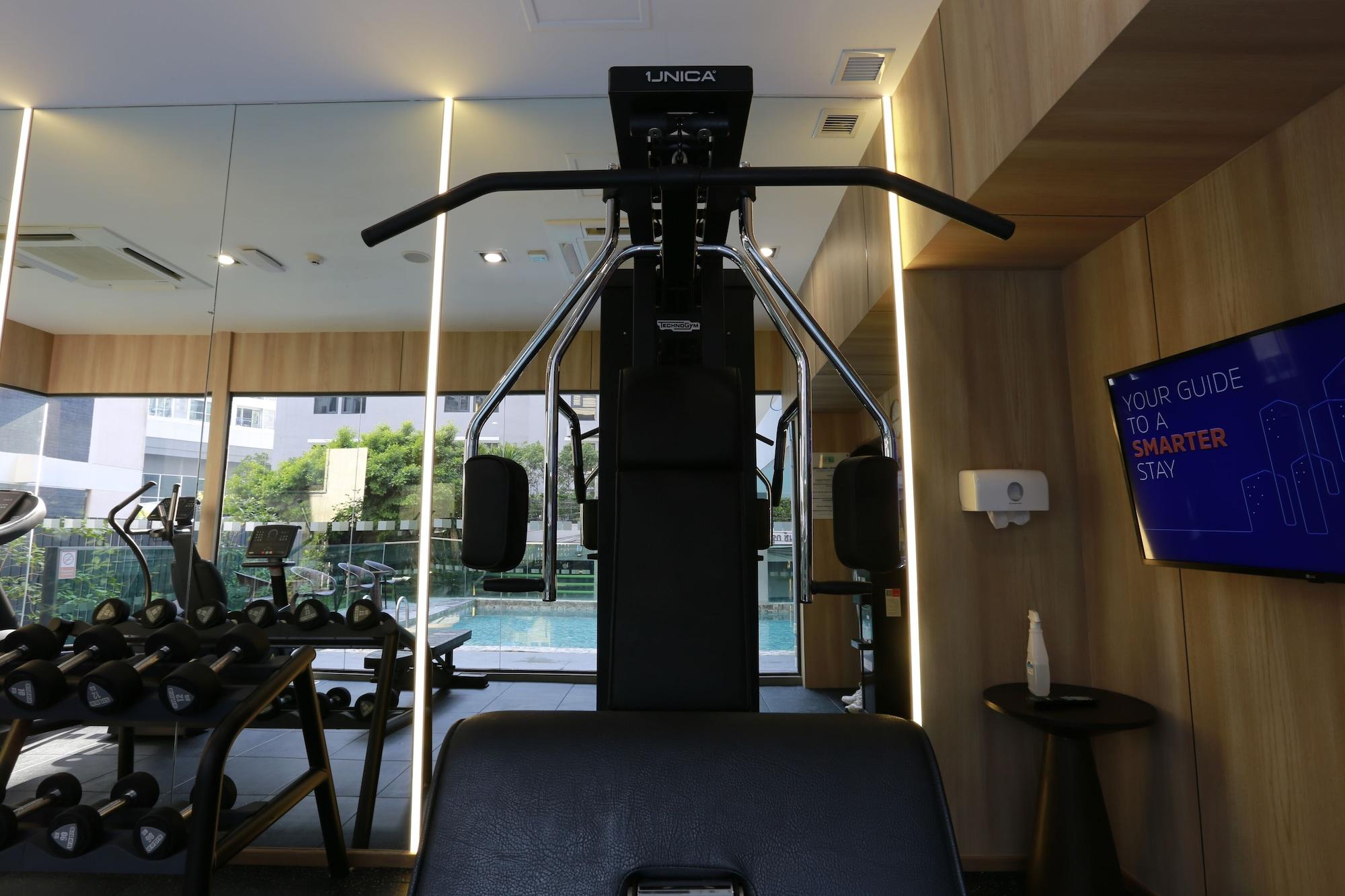 Gimnasio Holiday Inn Express and Suites Bangkok Central Pier by IHG