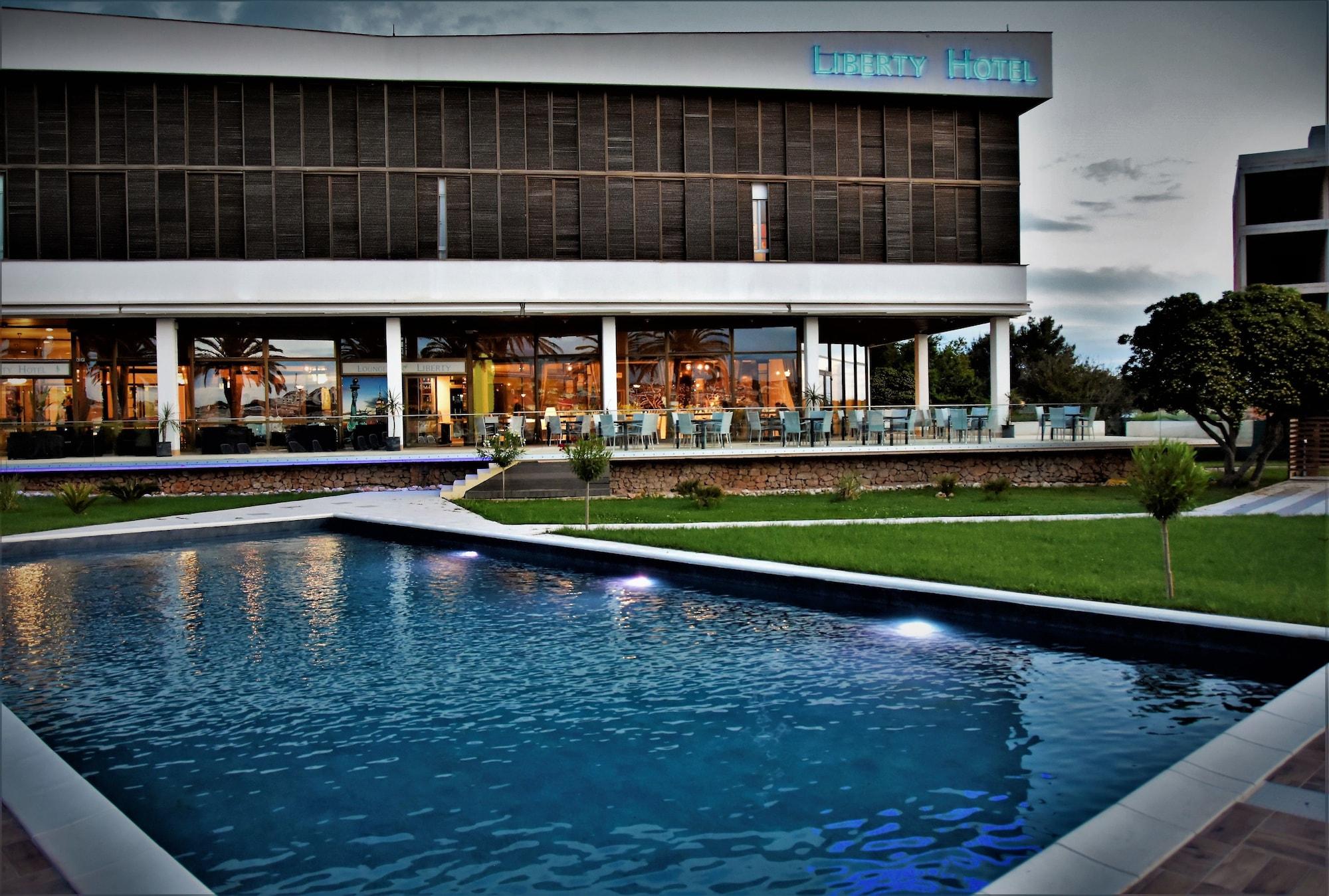Vista Exterior Hotel Liberty