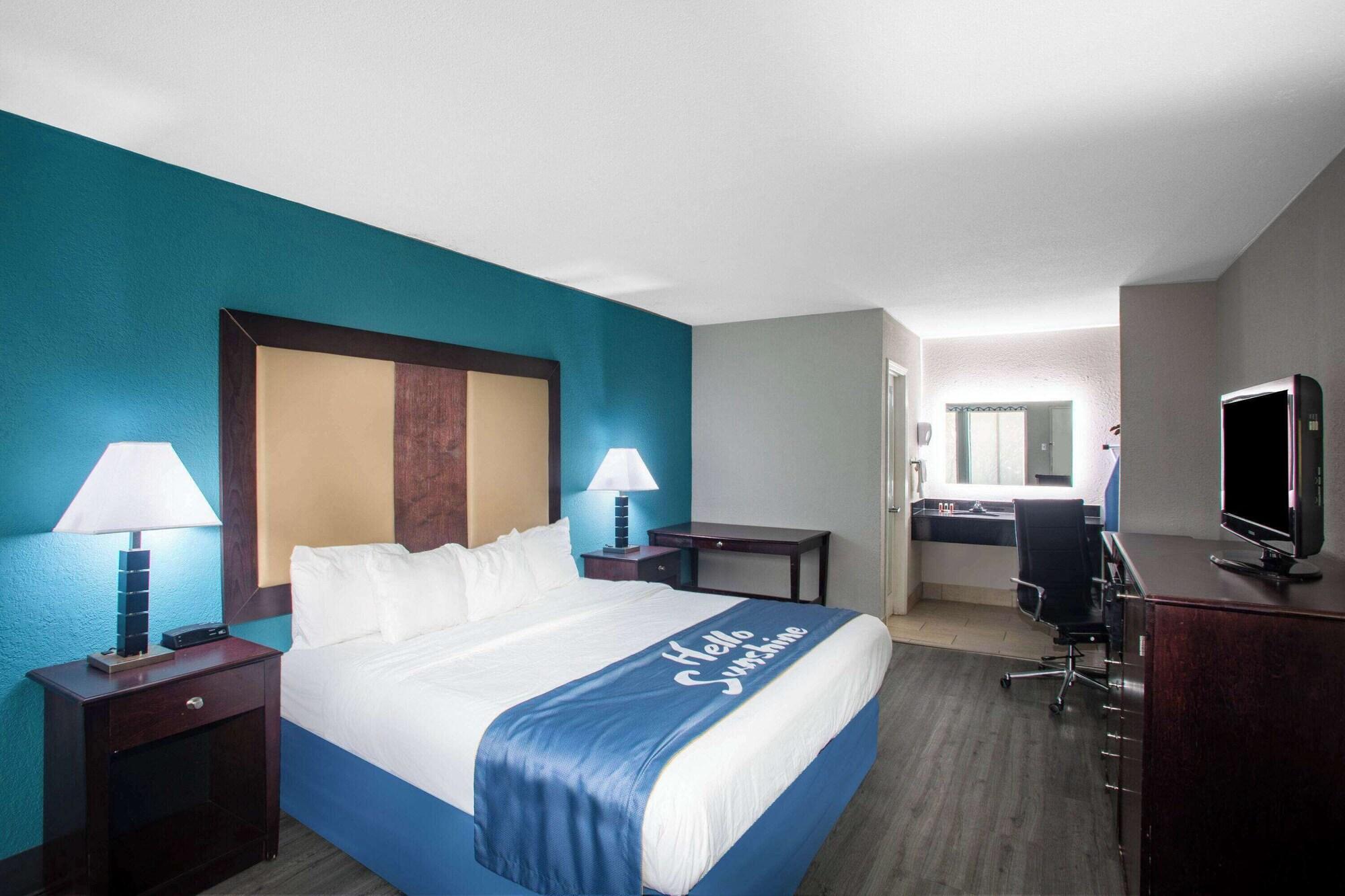 Habitación Days Inn by Wyndham Mobile I-65