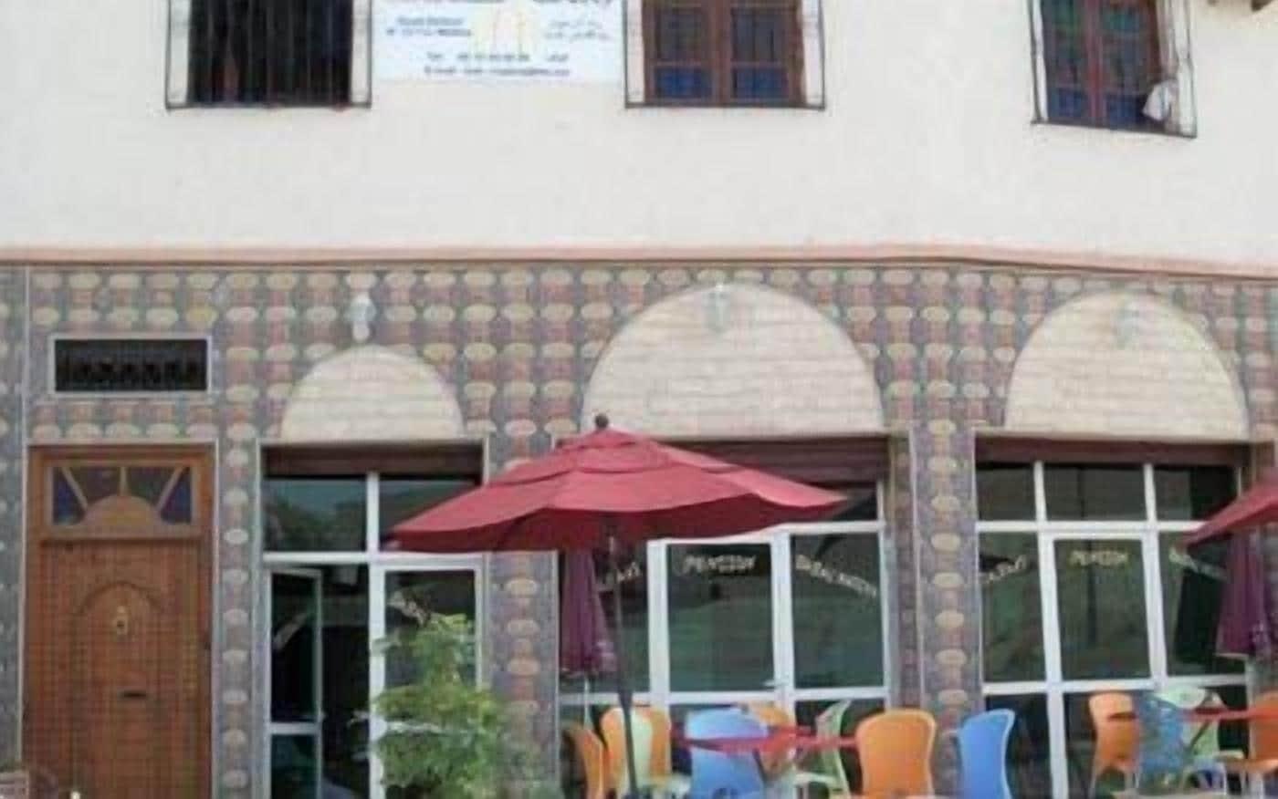 Varios Bab Al Madina