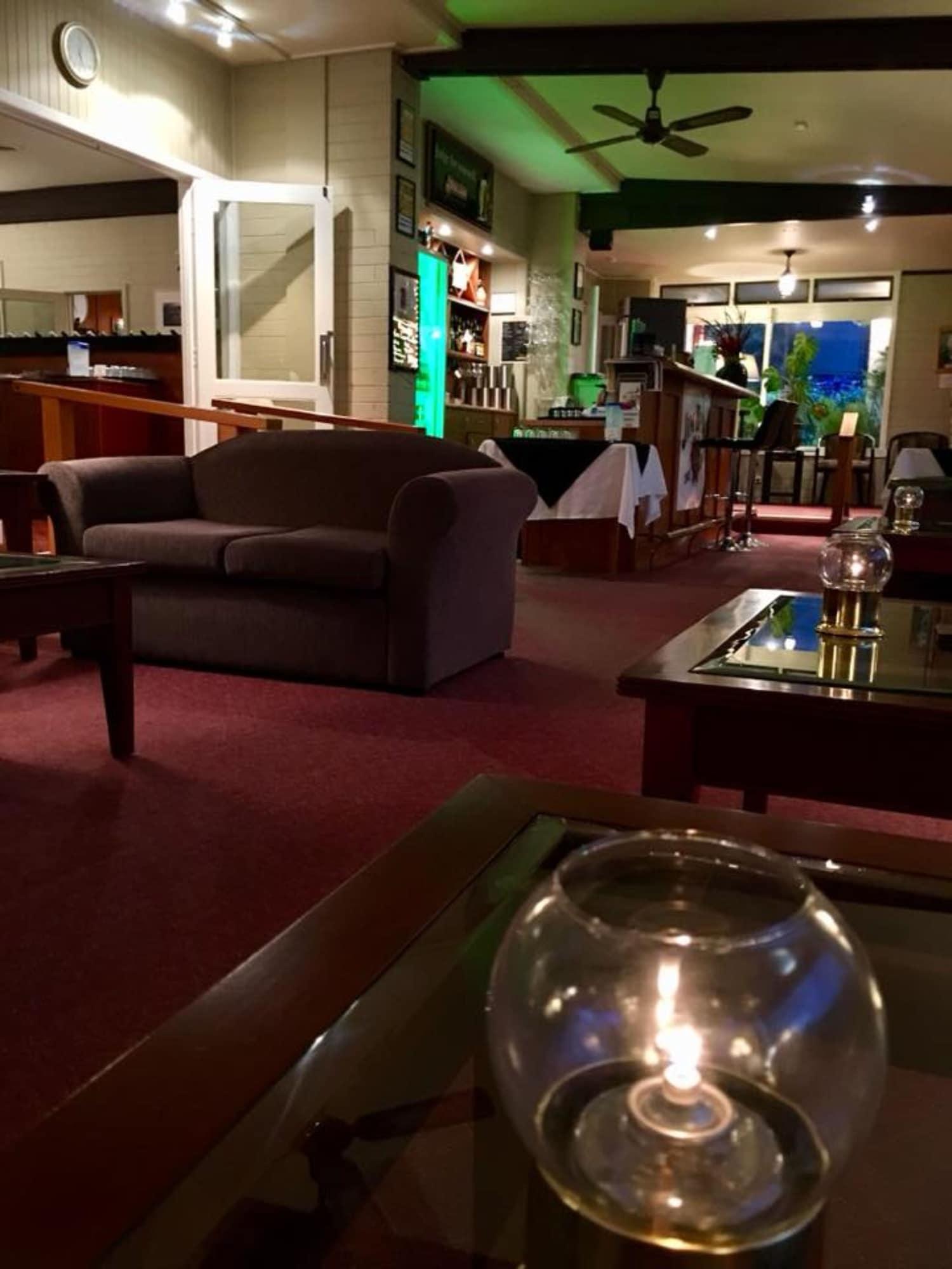 Bar/Salón West Coaster Motel