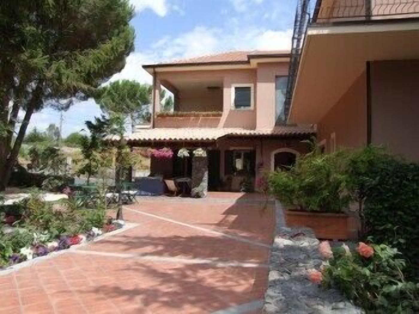 Vista Exterior Rosso Vulcano Bed & Breakfast