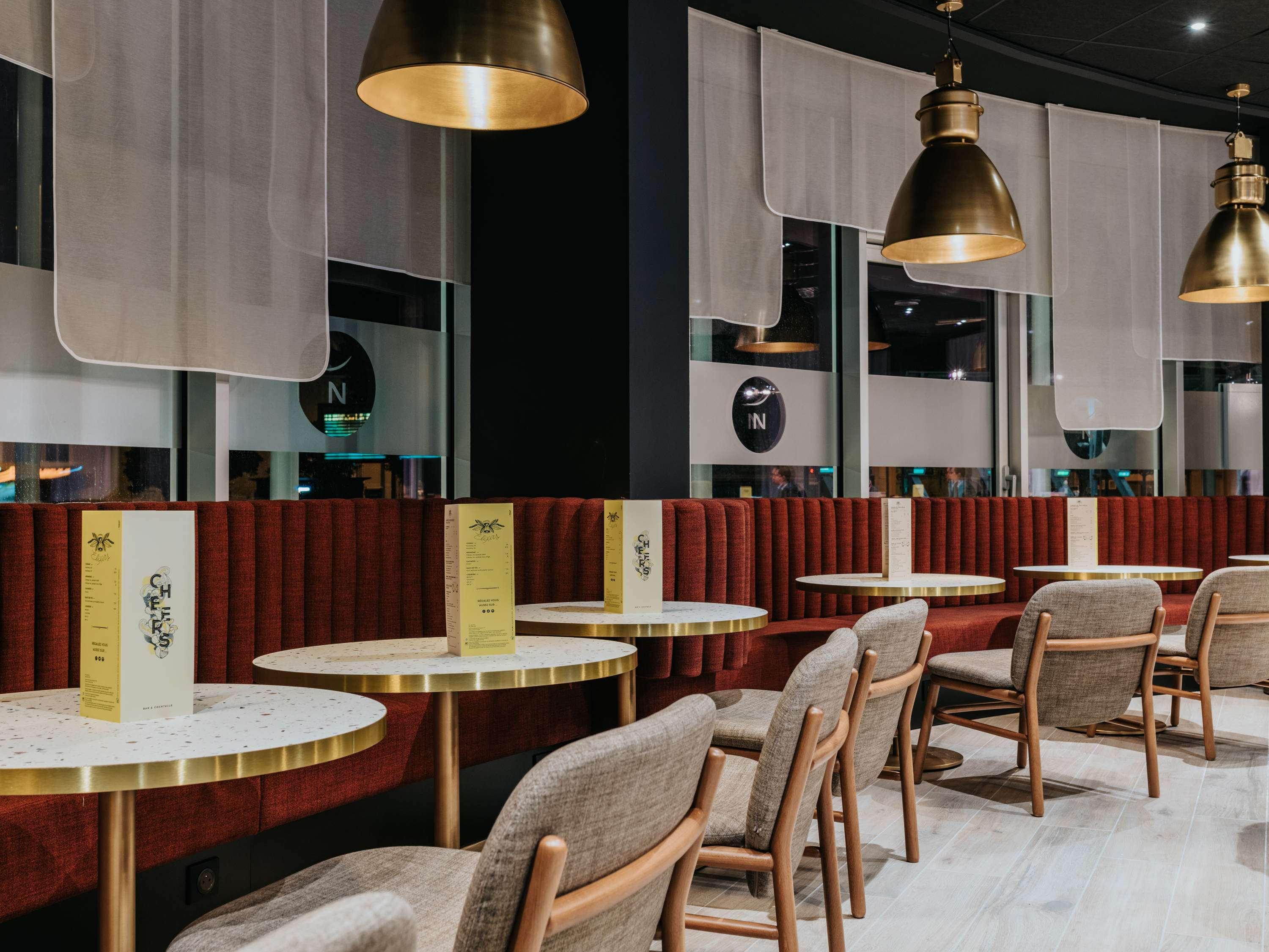 Bar/Salón Novotel Angers Centre Gare