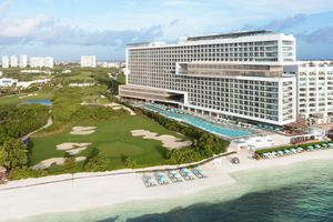 Dreams Vista Cancun Golf and Spa Resort