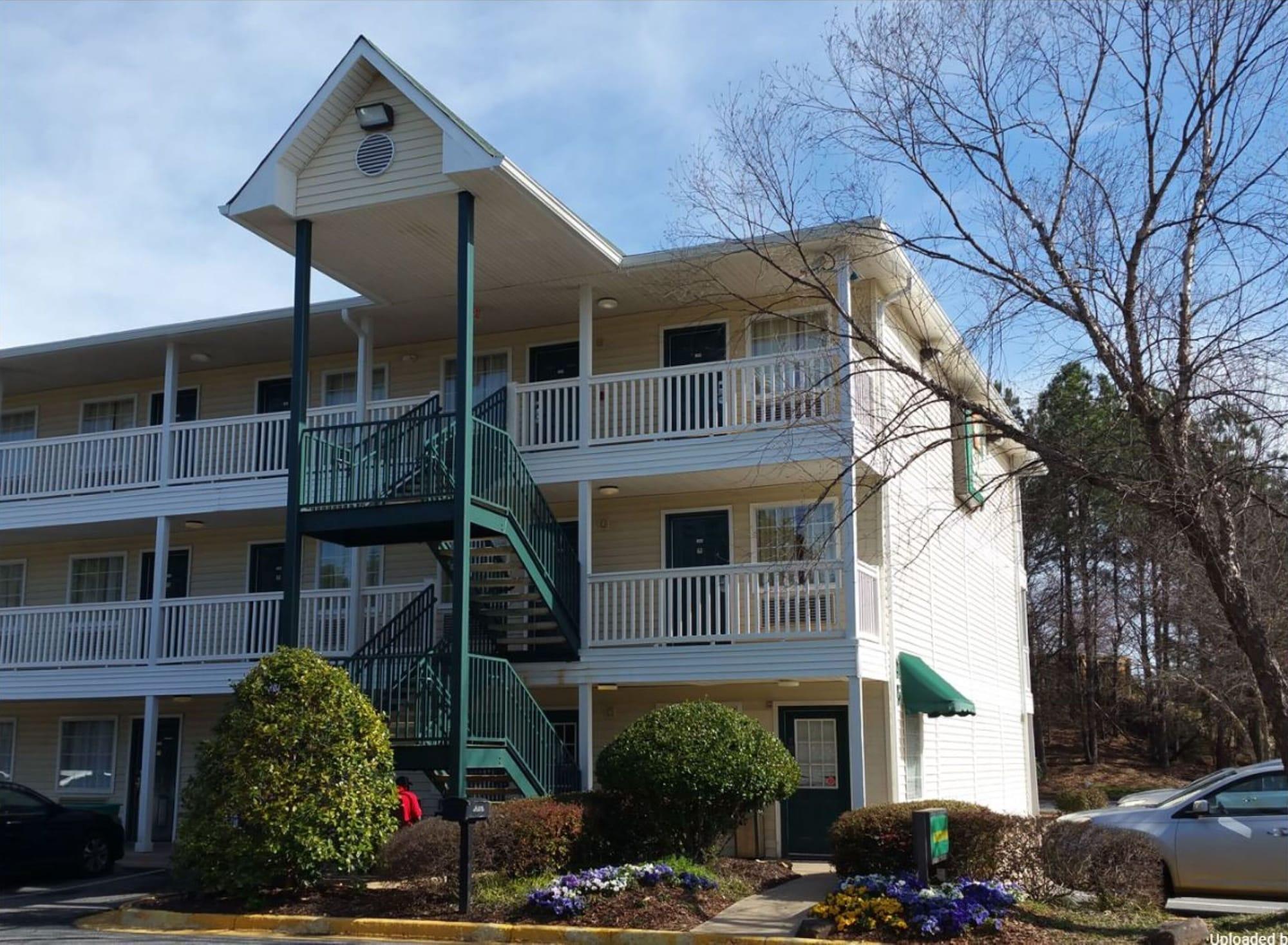 Vista Exterior InTown Suites Extended Stay Atlanta - GA Suwanee