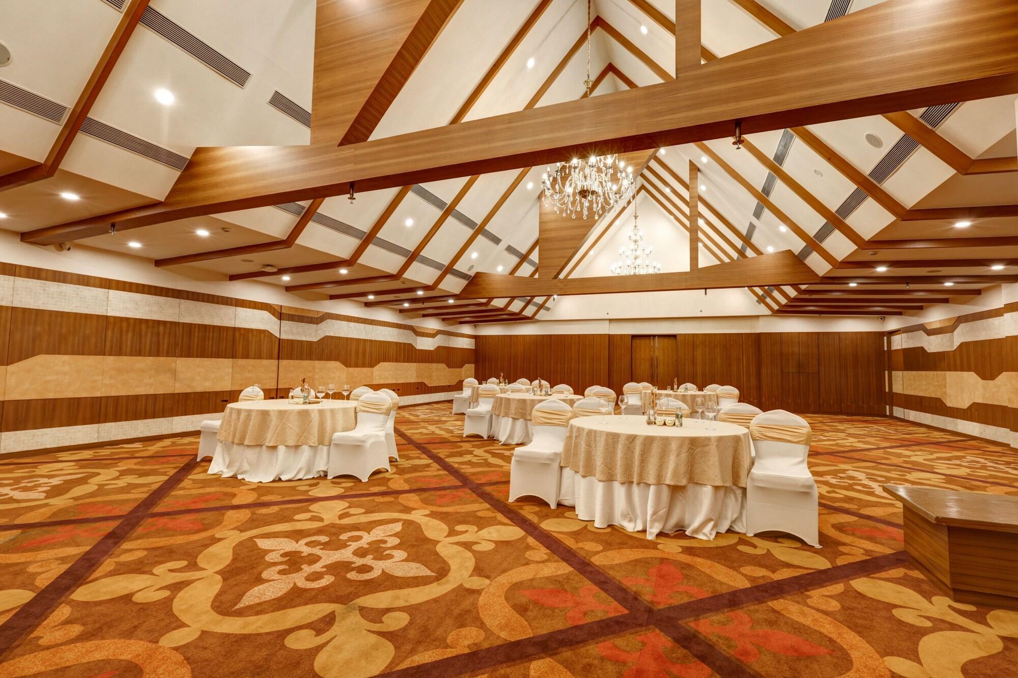 Salón de Baile Sobit Sarovar Portico Goa