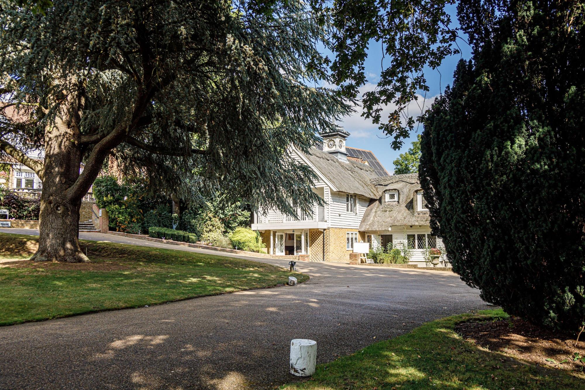 Vista Exterior Rowhill Grange Hotel & Utopia Spa