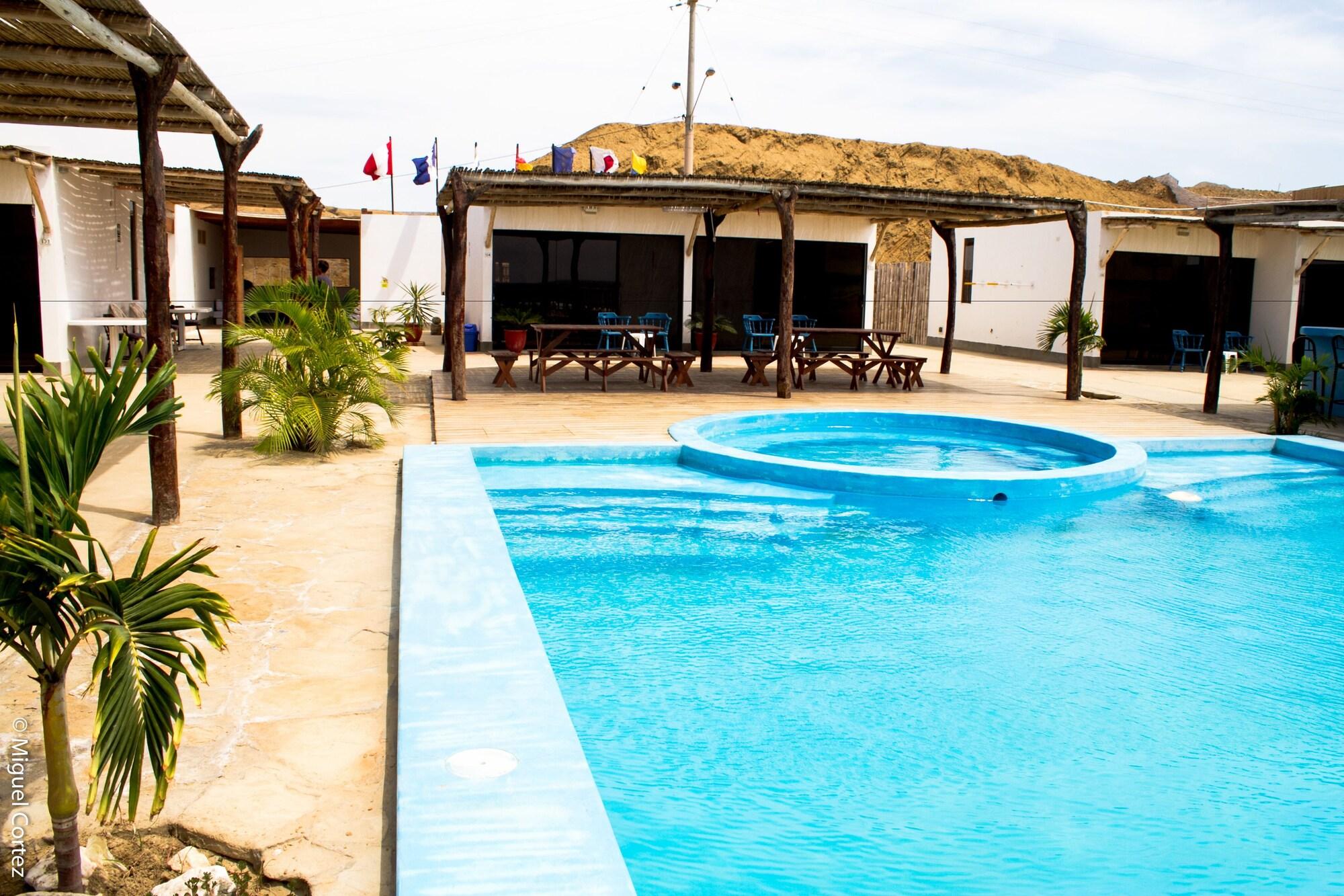 Vista Piscina Hotel Aloha Lobitos