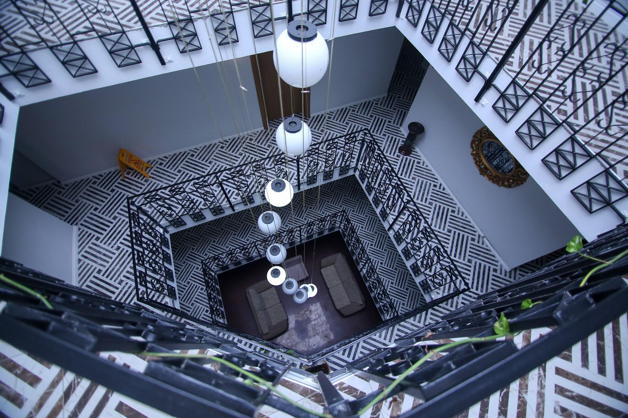 Varios Cevik Palace Otel