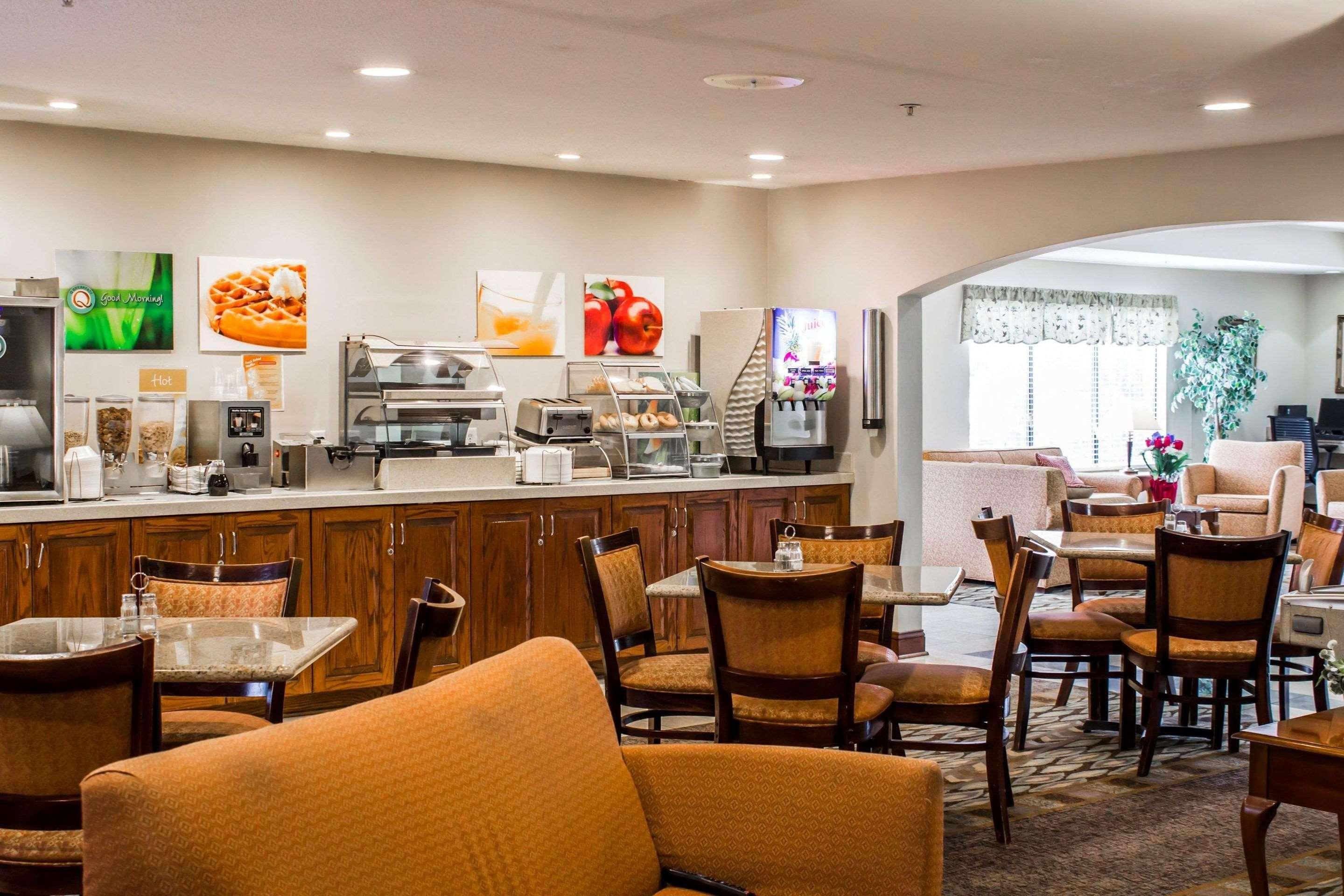 Restaurant Quality Inn Fuquay Varina East