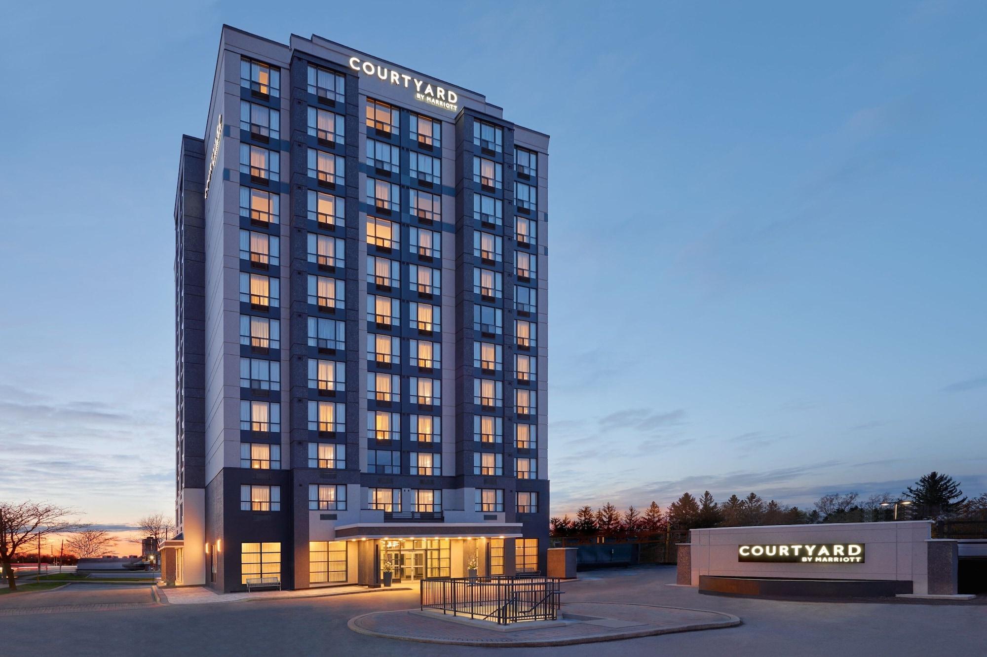 Vista Exterior Courtyard by Marriott Kitchener