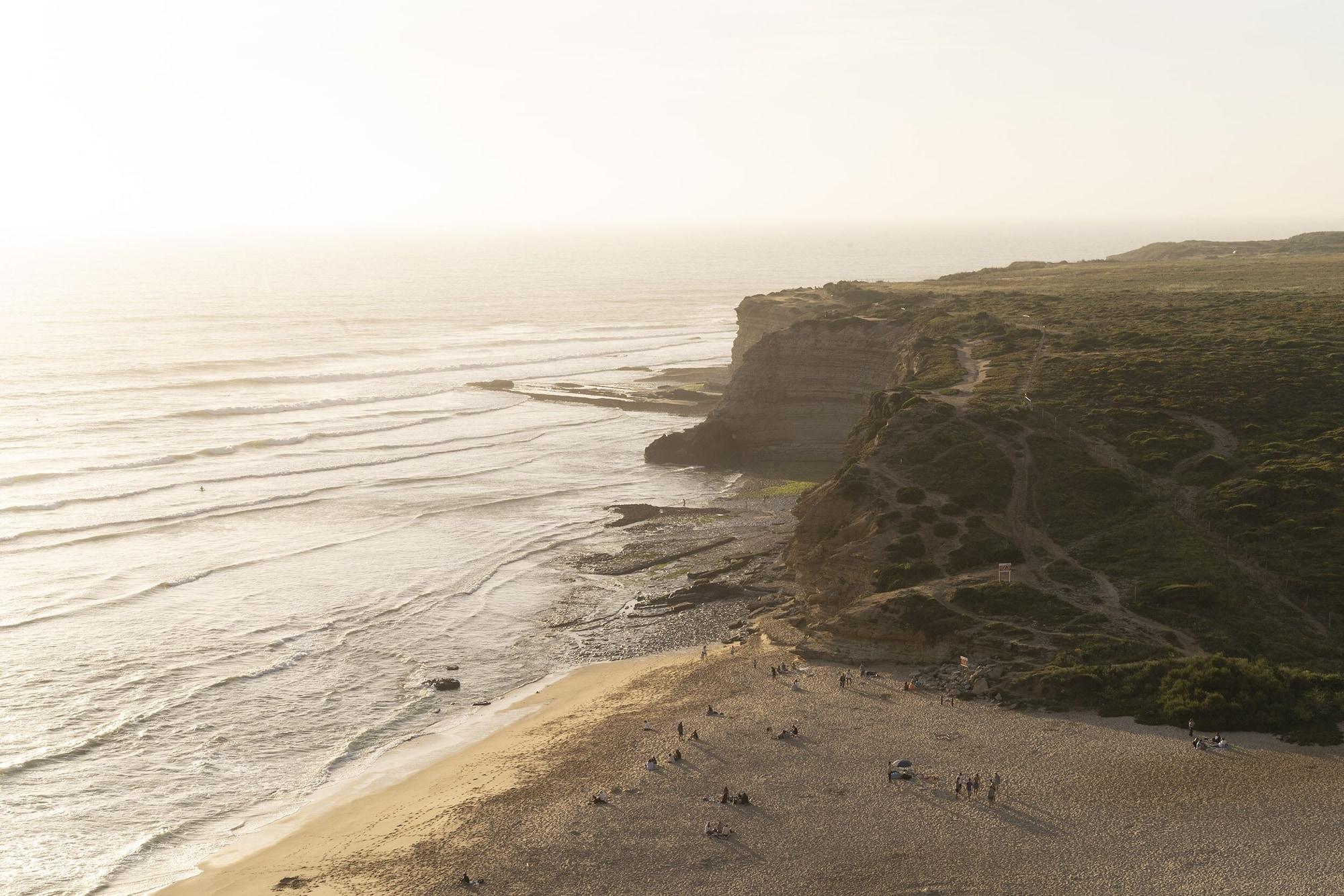 Playa Ericeira Paradise House & Suites