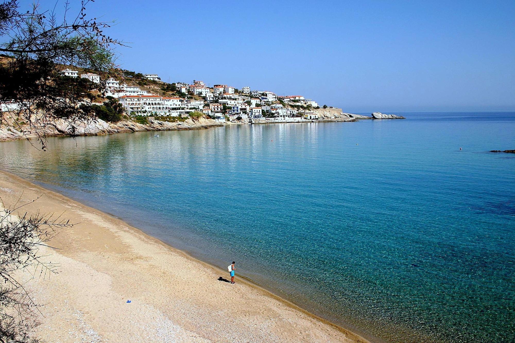Playa Cavos Bay Hotel and Studios