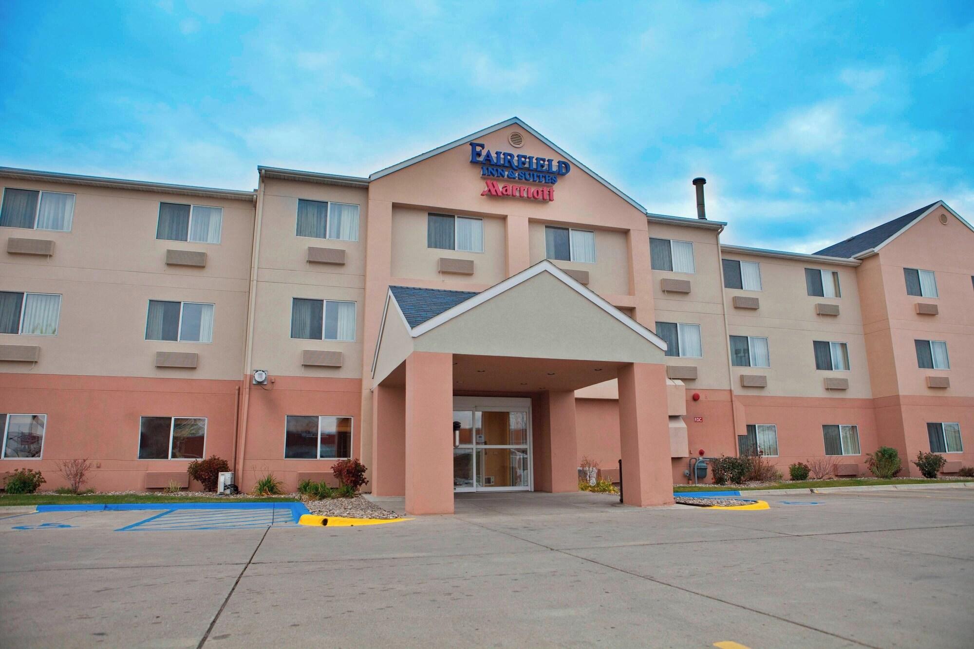 Vista Exterior Fairfield Inn & Suites Bismarck South