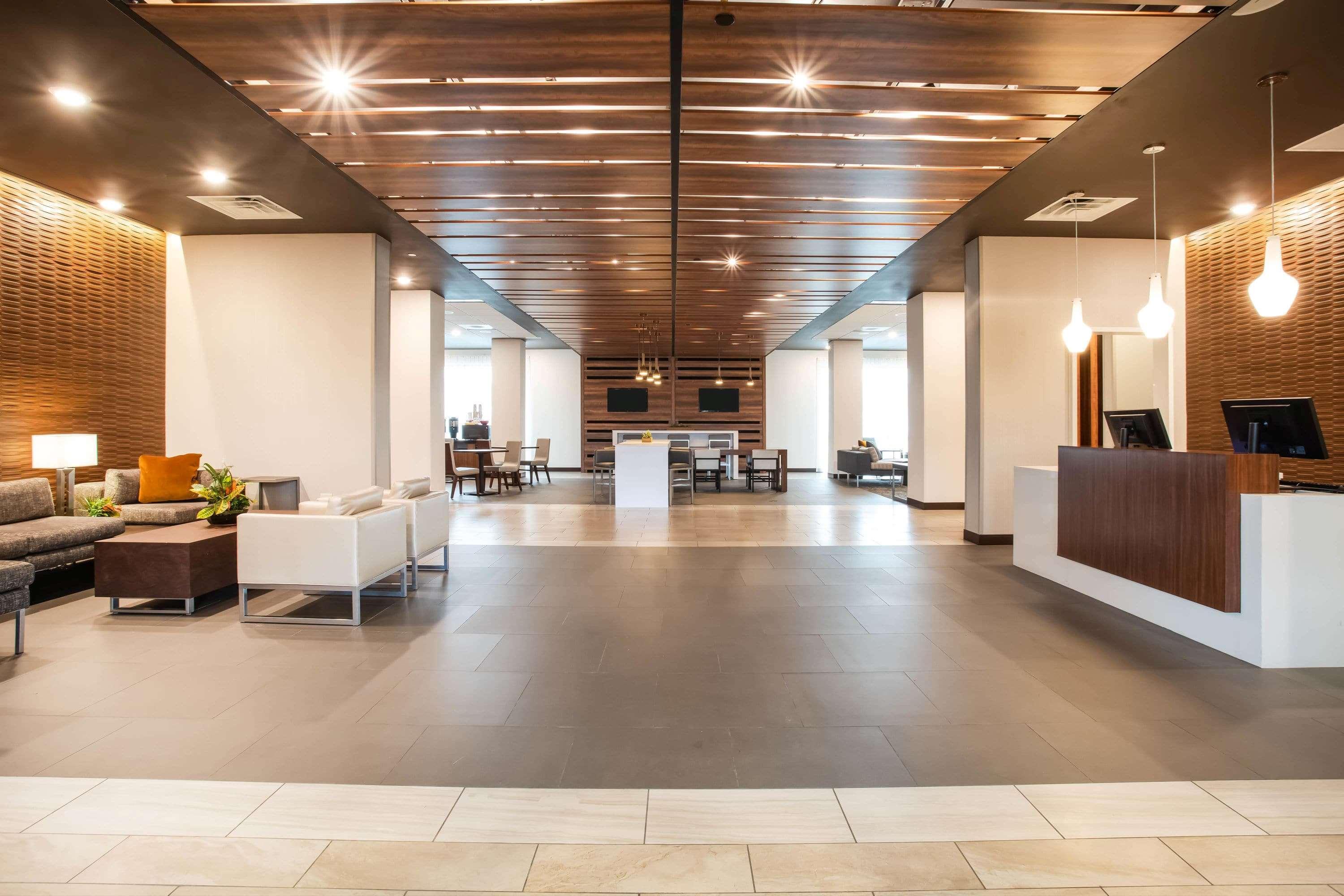 Vista Lobby Wingate By Wyndham Denver Airport