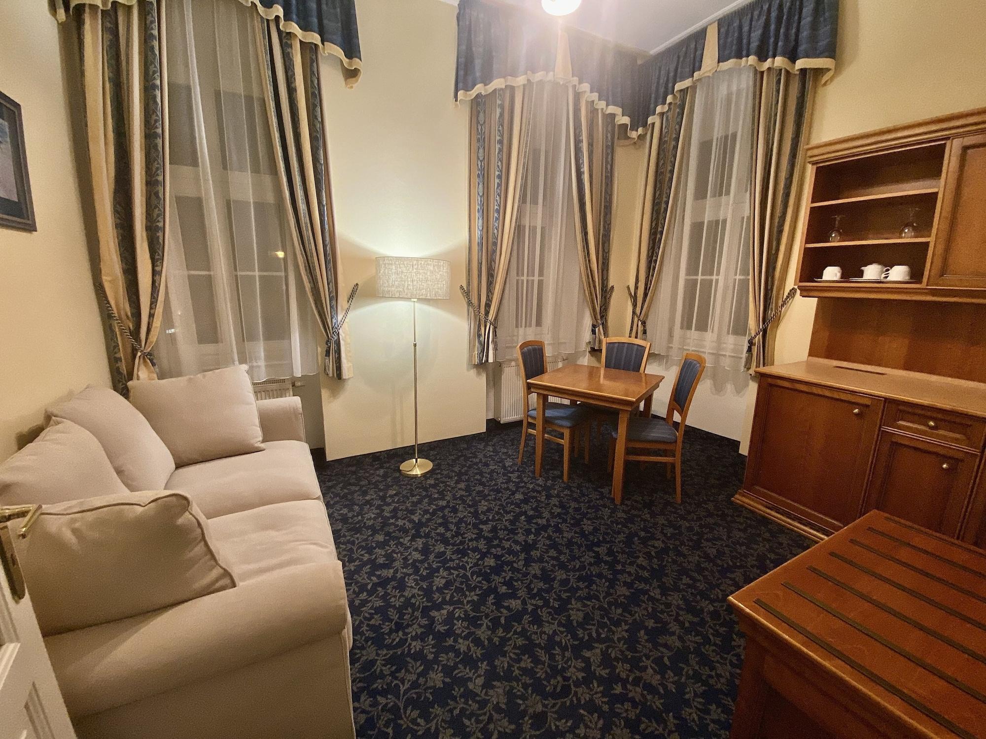 Comodidades del Alojamiento Ontario Hotel Garni