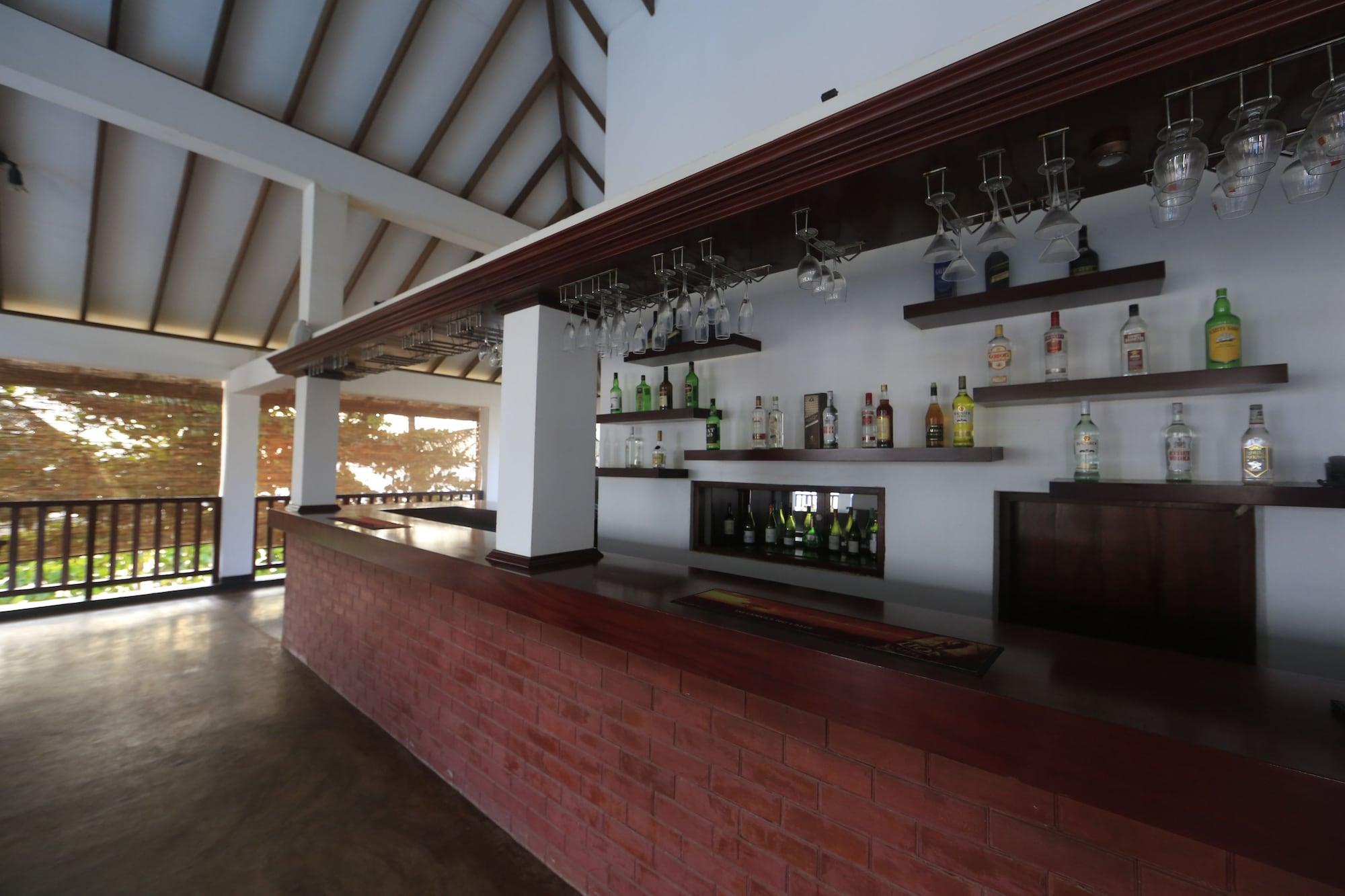 Bar/Salón Catamaran Beach Hotel