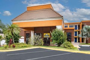 Alojamiento - Days Inn by Wyndham N Orlando/Casselberry