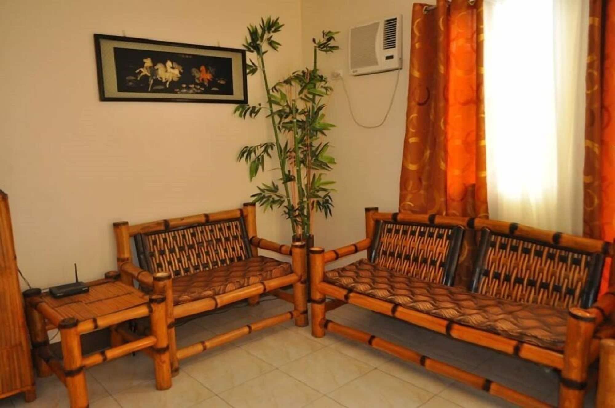 Vista Lobby Haus Of Tubo Pension House