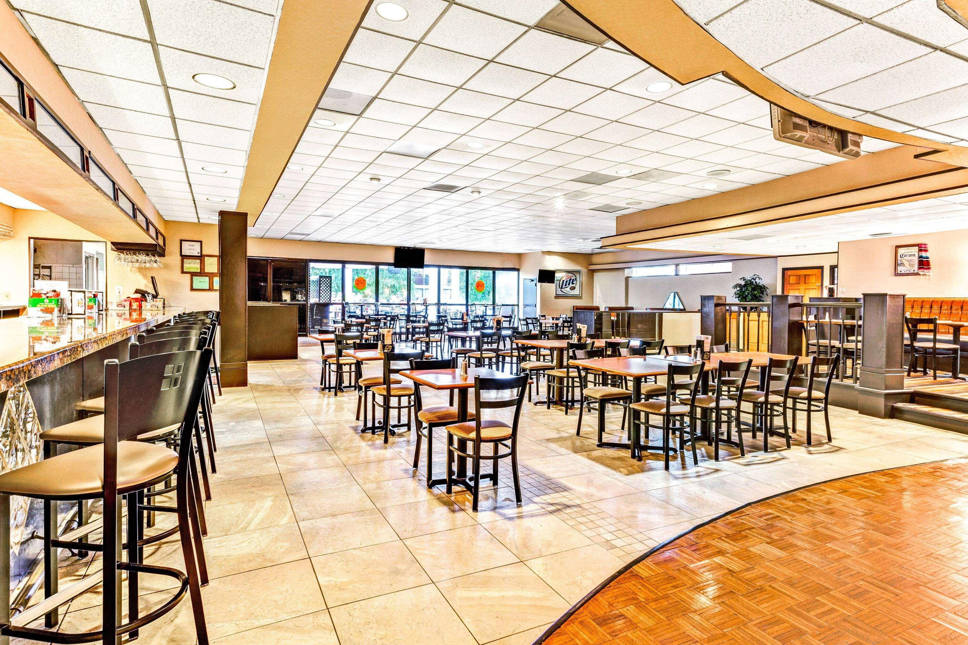 Restaurant Wyndham Garden Romulus Detroit Metro Airport