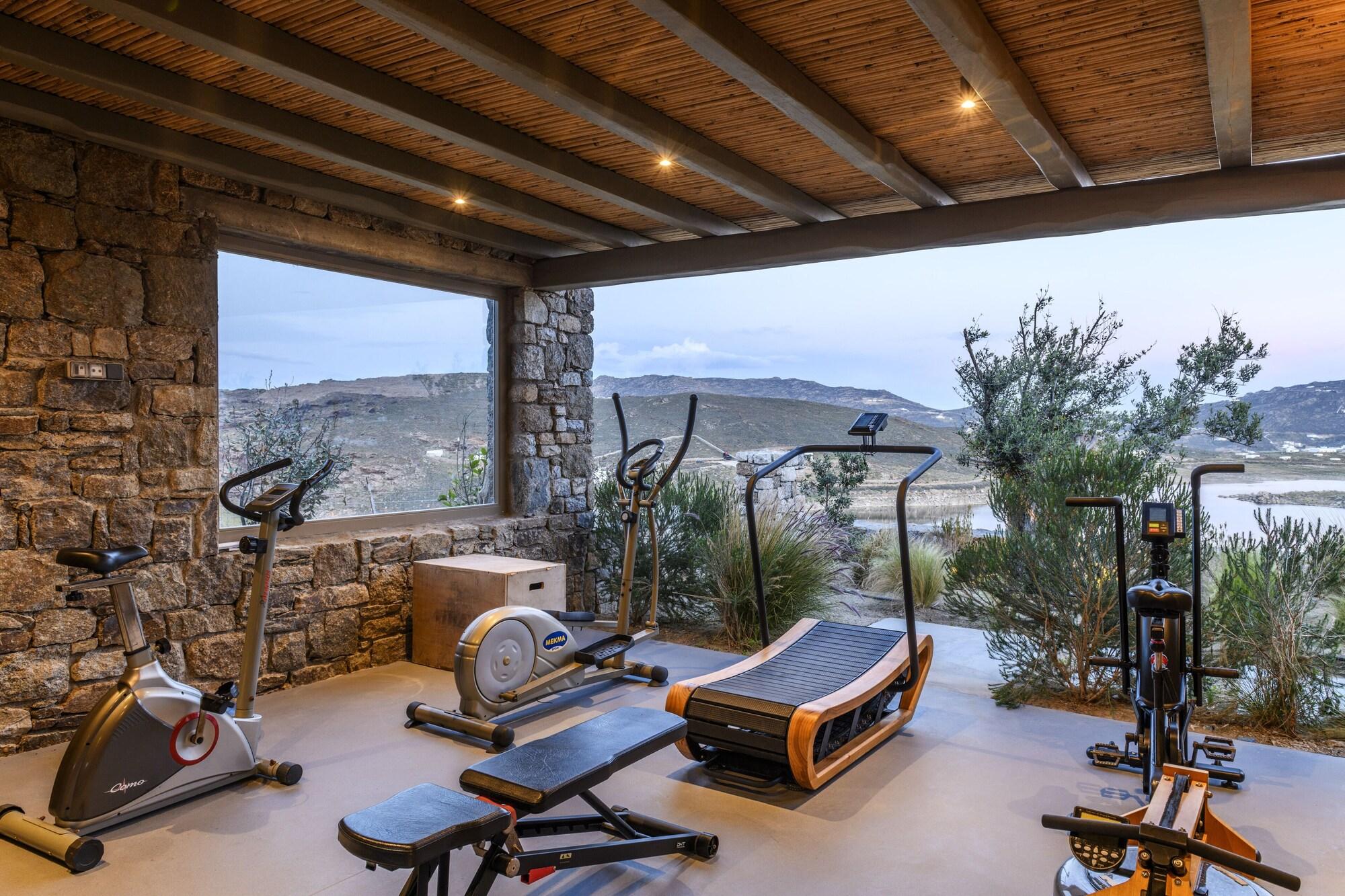 Gimnasio Panormos Bay Suites