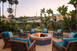 Alojamiento - The Pavilion Hotel