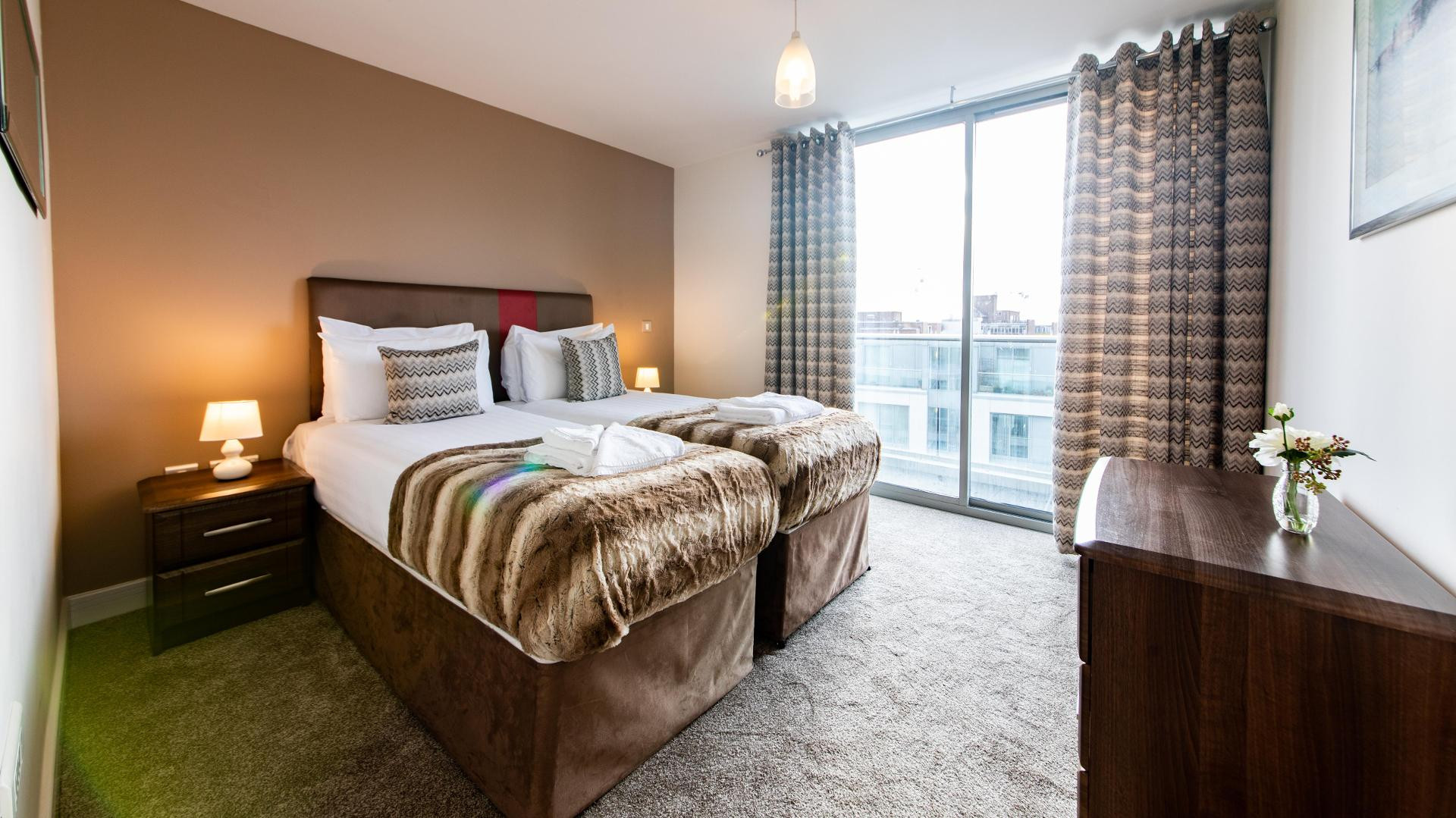 Vista Exterior The Spires Serviced Apartments Birmingham