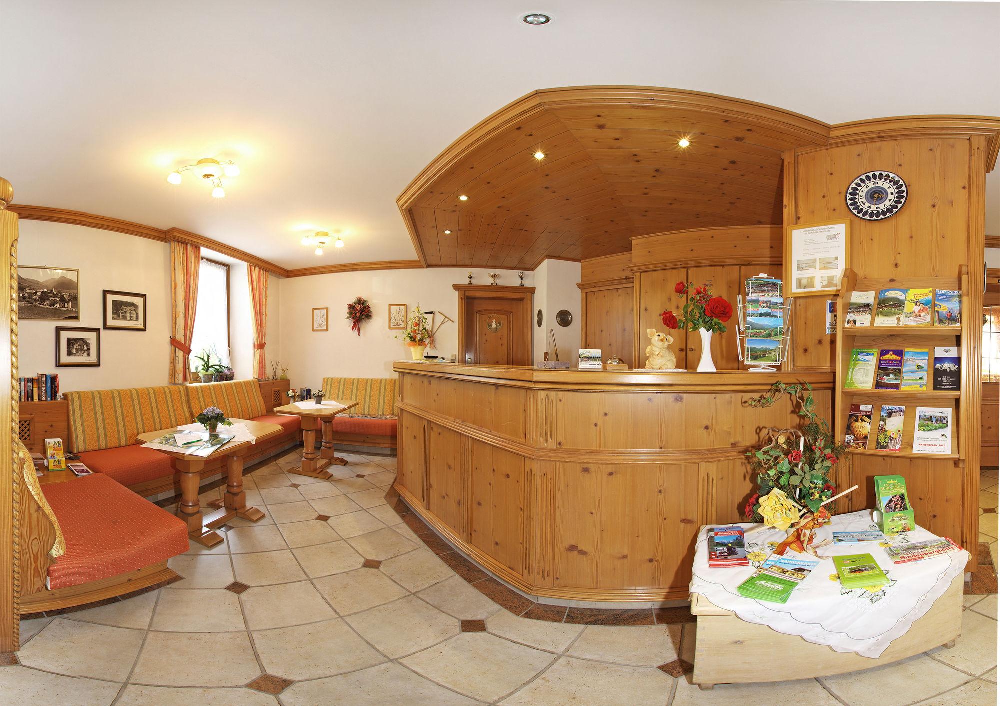 Vista Lobby Hotel Edelweiß