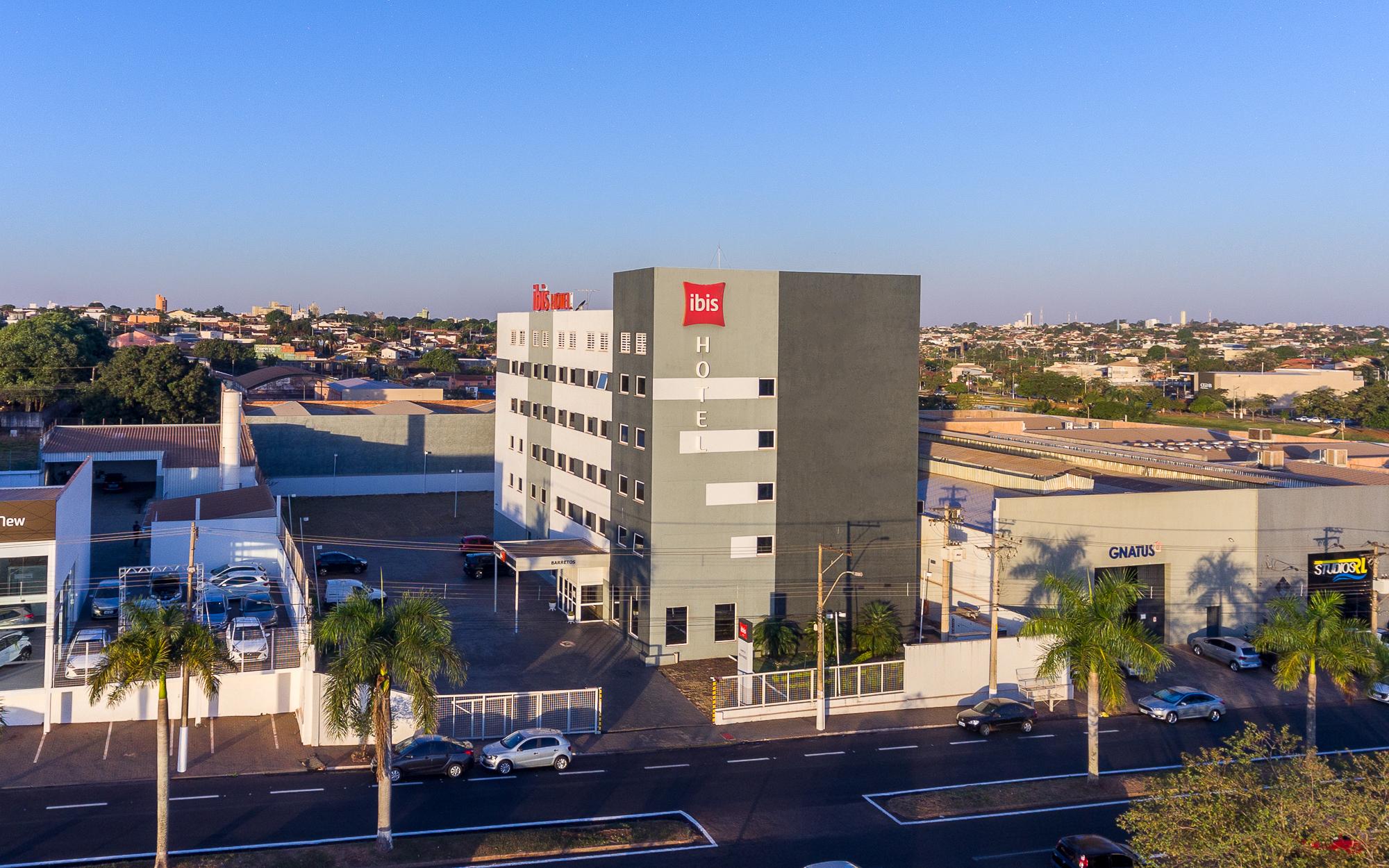 Vista Exterior Ibis Barretos