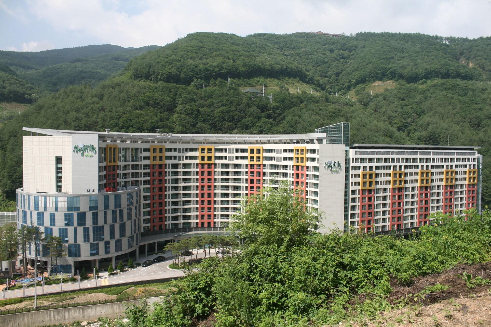 Vista Exterior Mayhills Resort