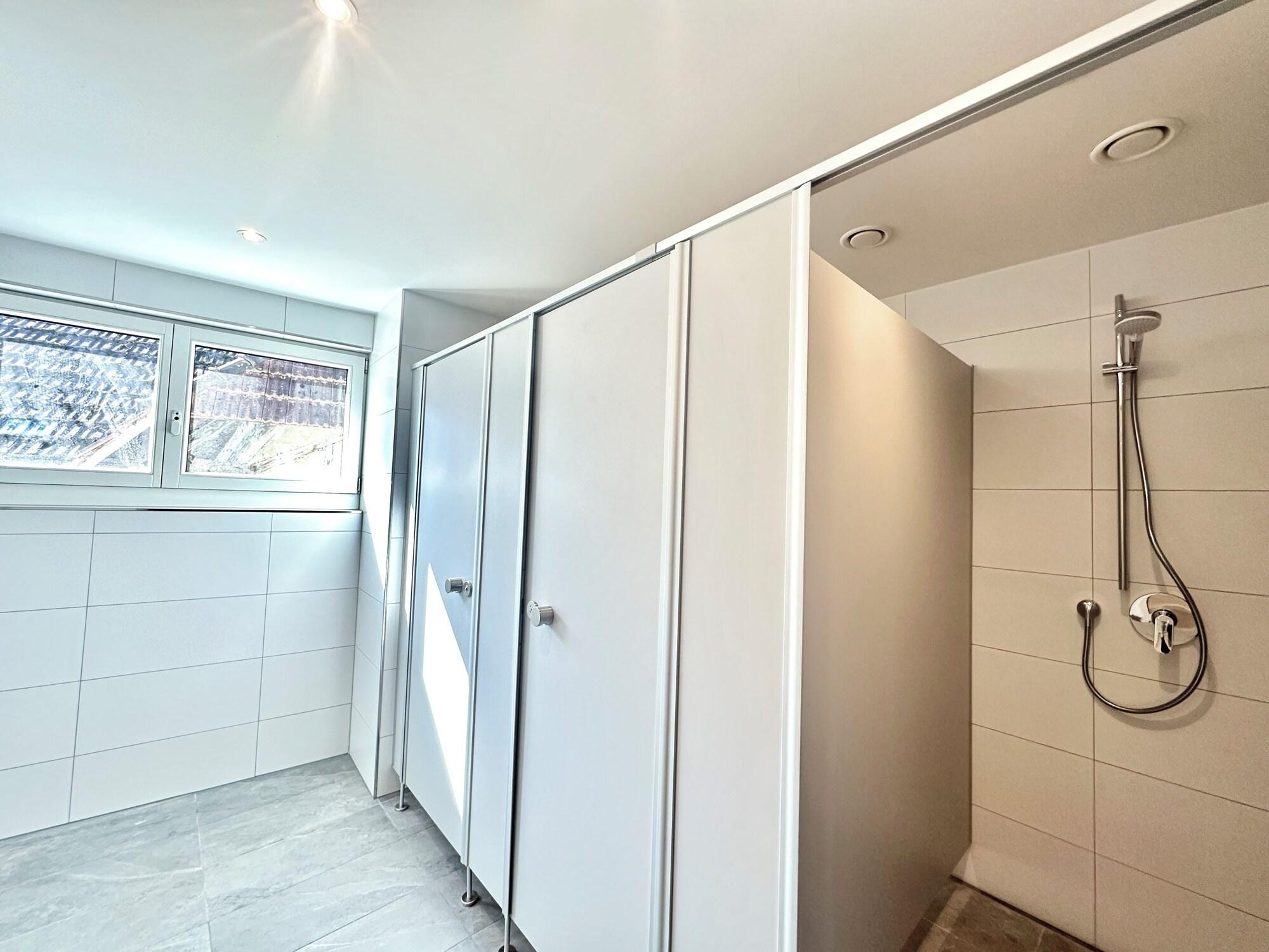 Equipamiento de Habitación ZIMMERzuVERMIETEN.ch Deitingen Kreuz