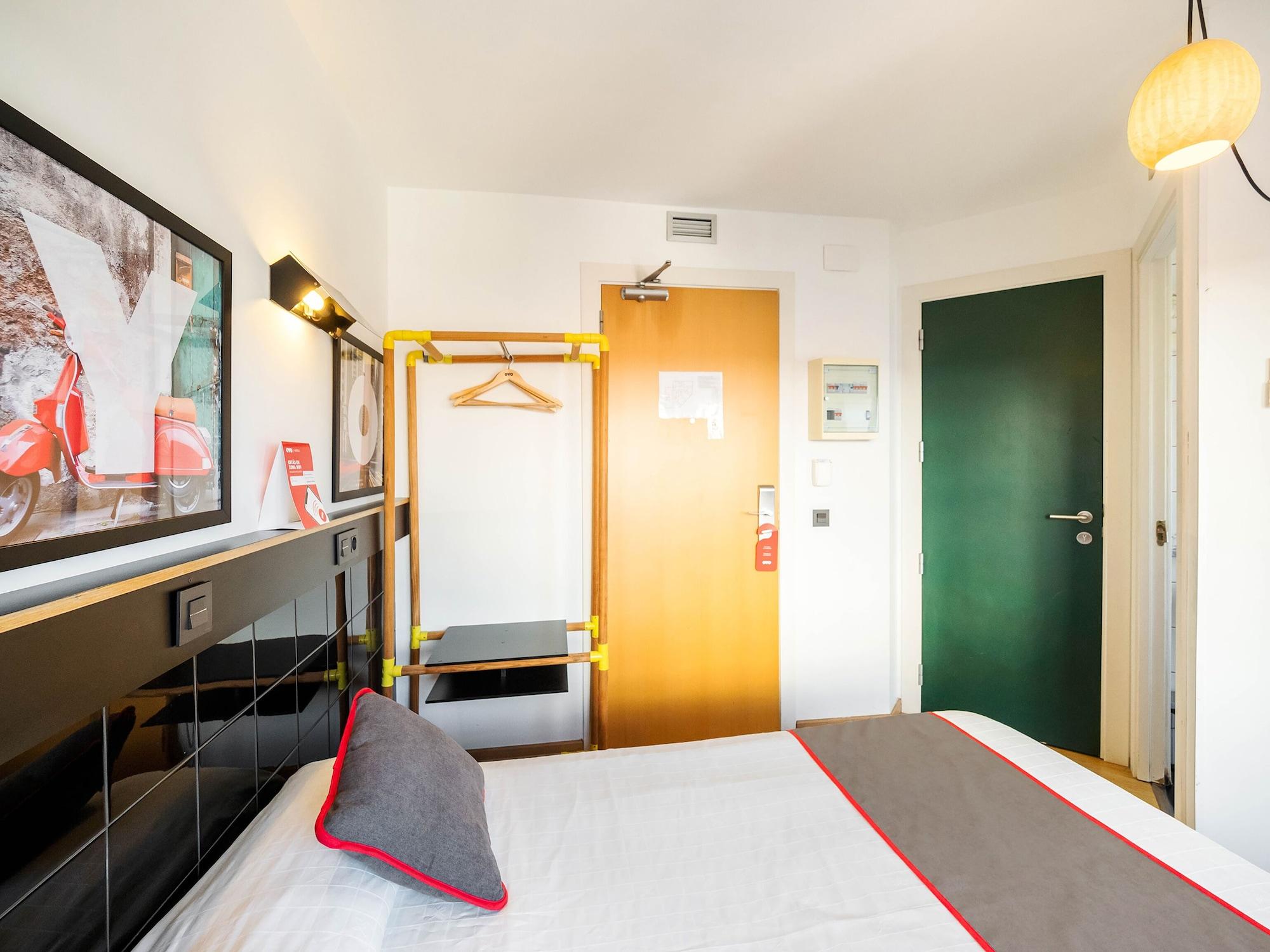 Varios Hostal Athenas