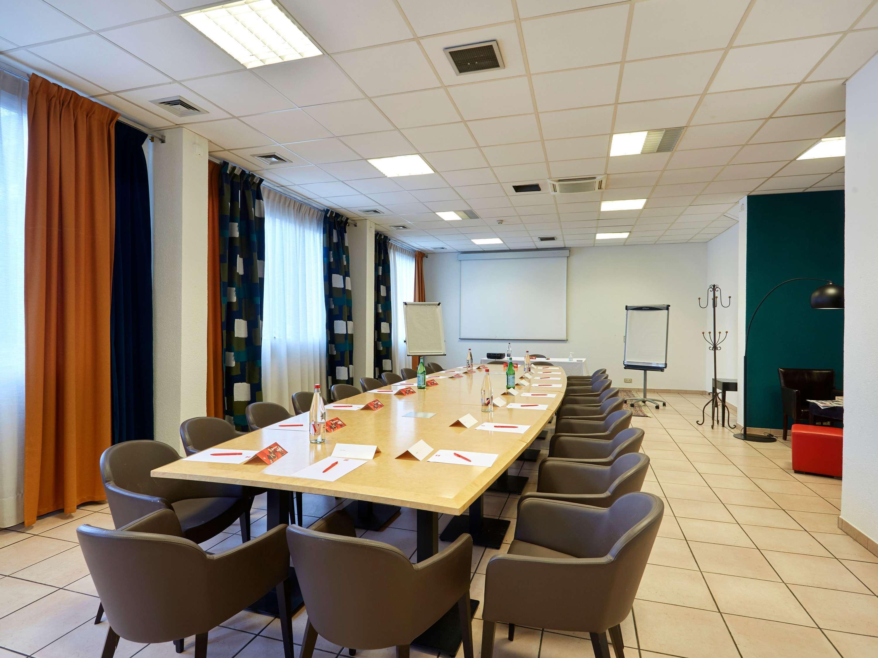 Centro de Negocios ibis Annemasse