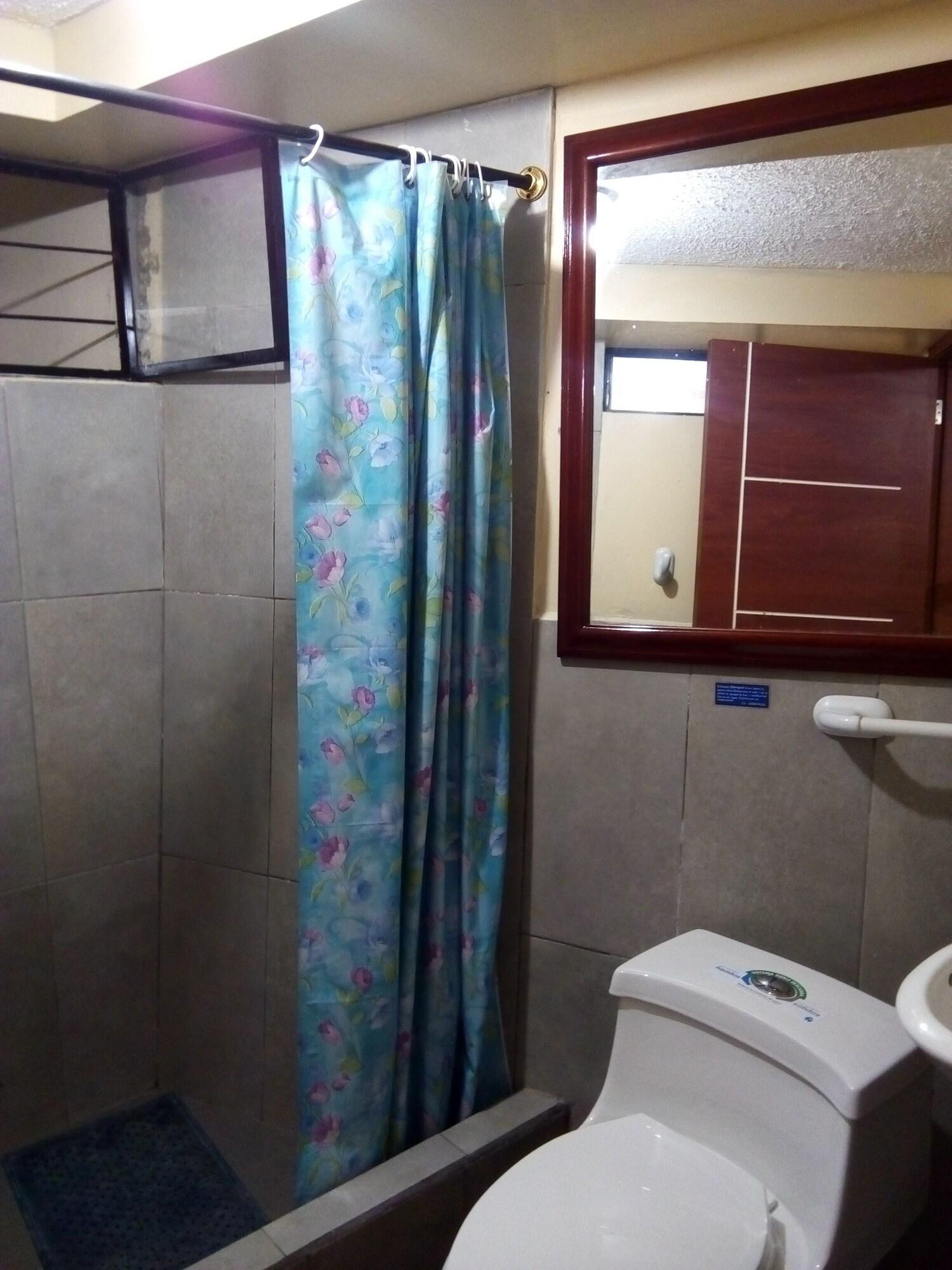 Equipamiento de Habitación Hostal La Rueda