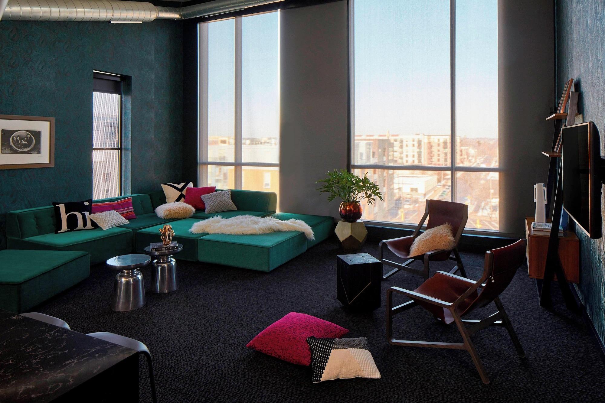Sala de Reuniones MOXY Minneapolis Uptown